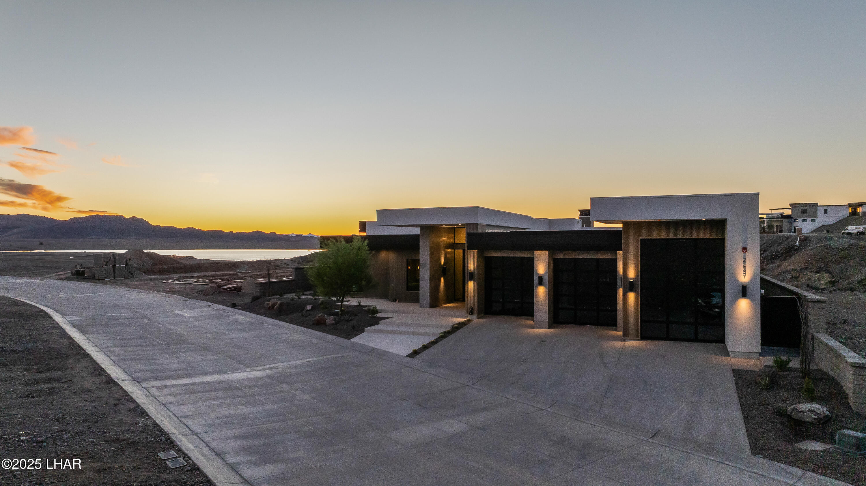 2437 Wren Cove Way