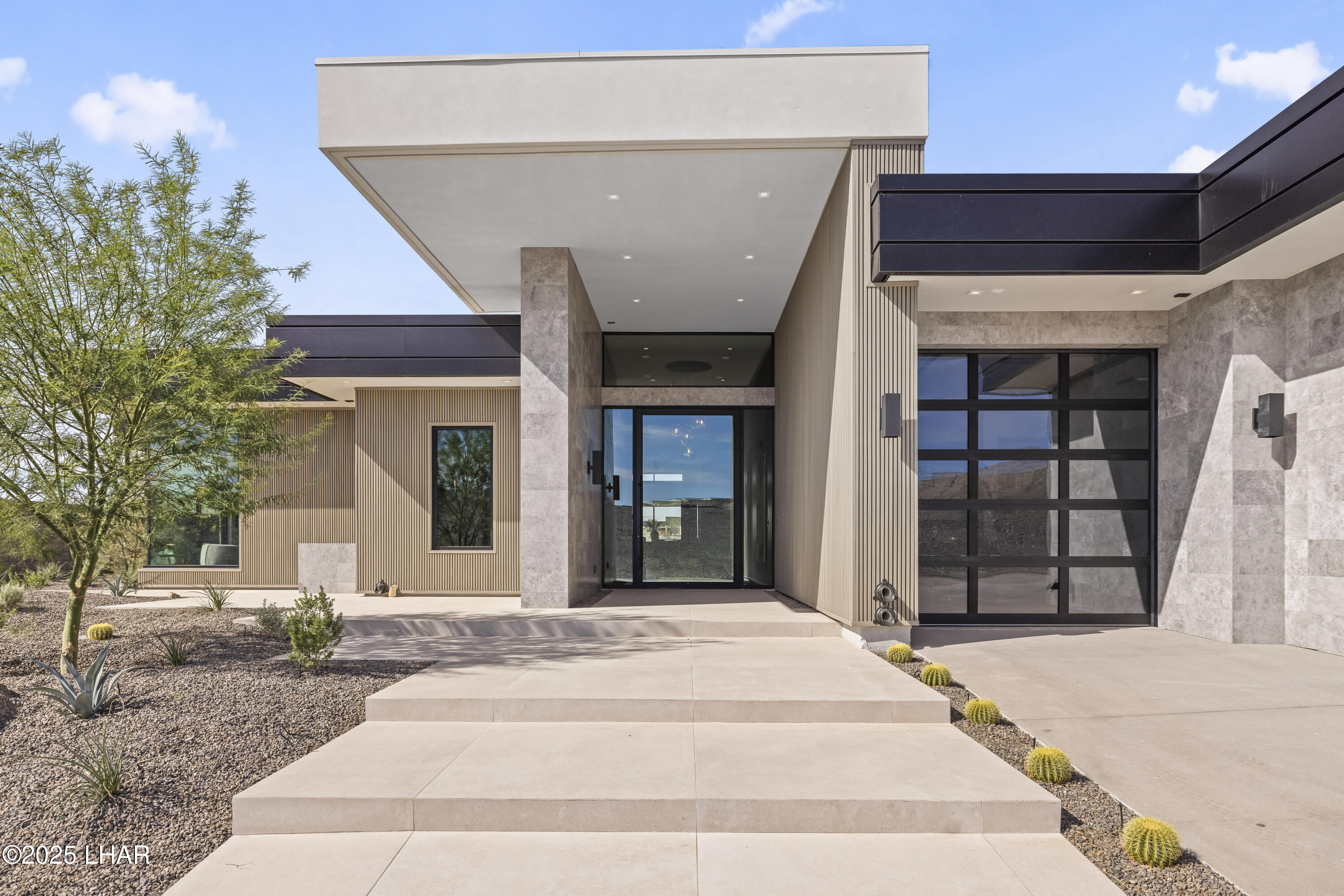 2437 Wren Cove Way