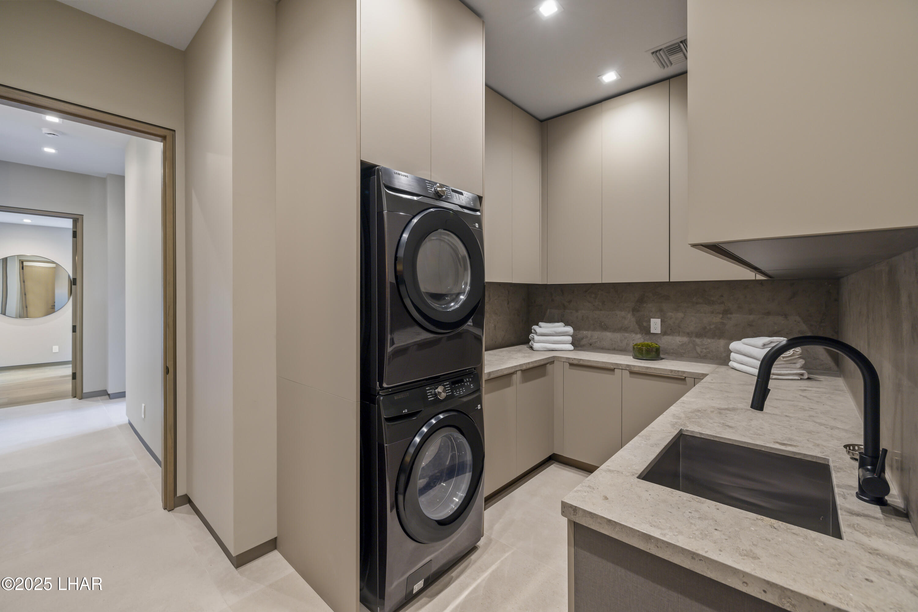 2437 Wren Cove Way