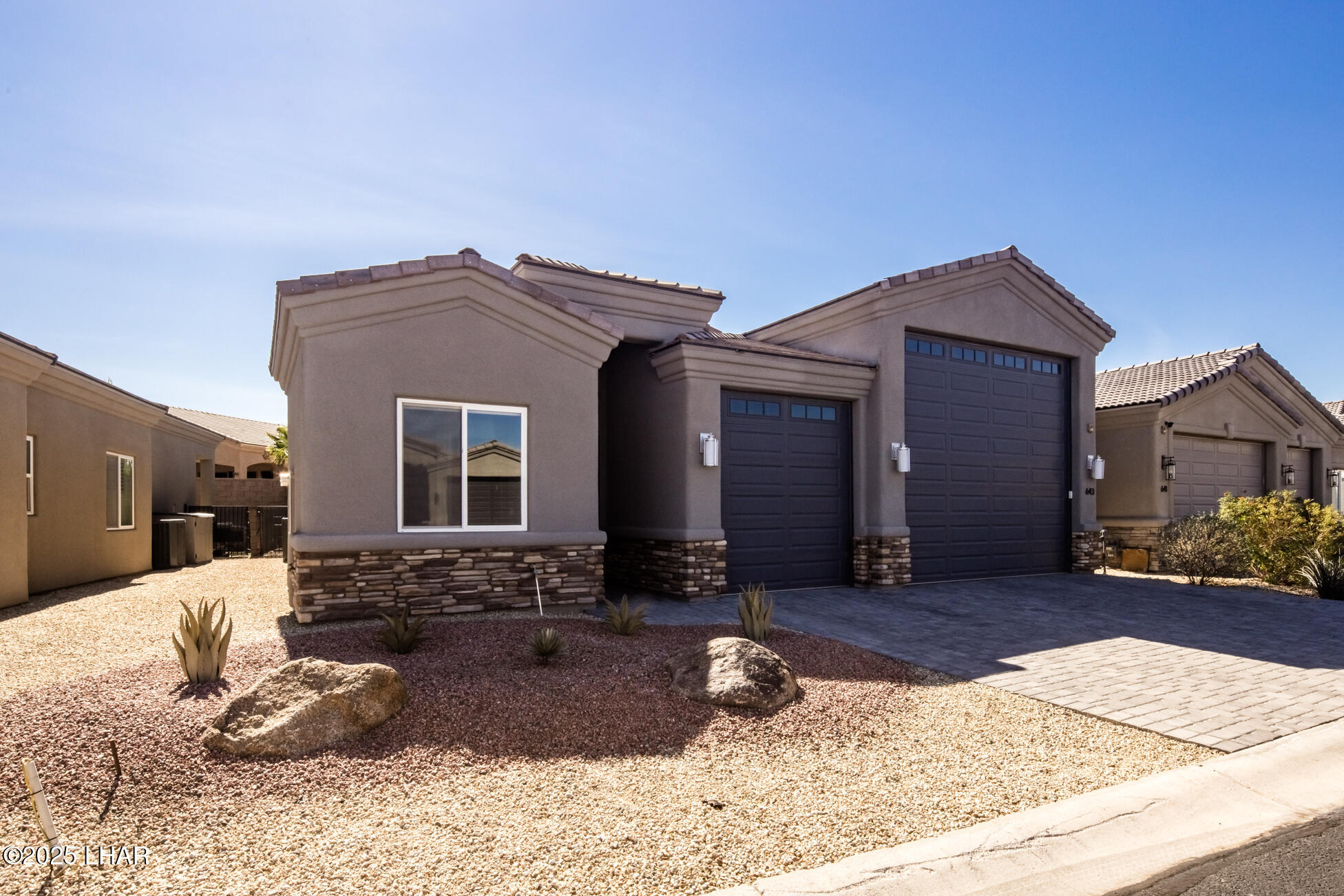 643 Grand Island Dr