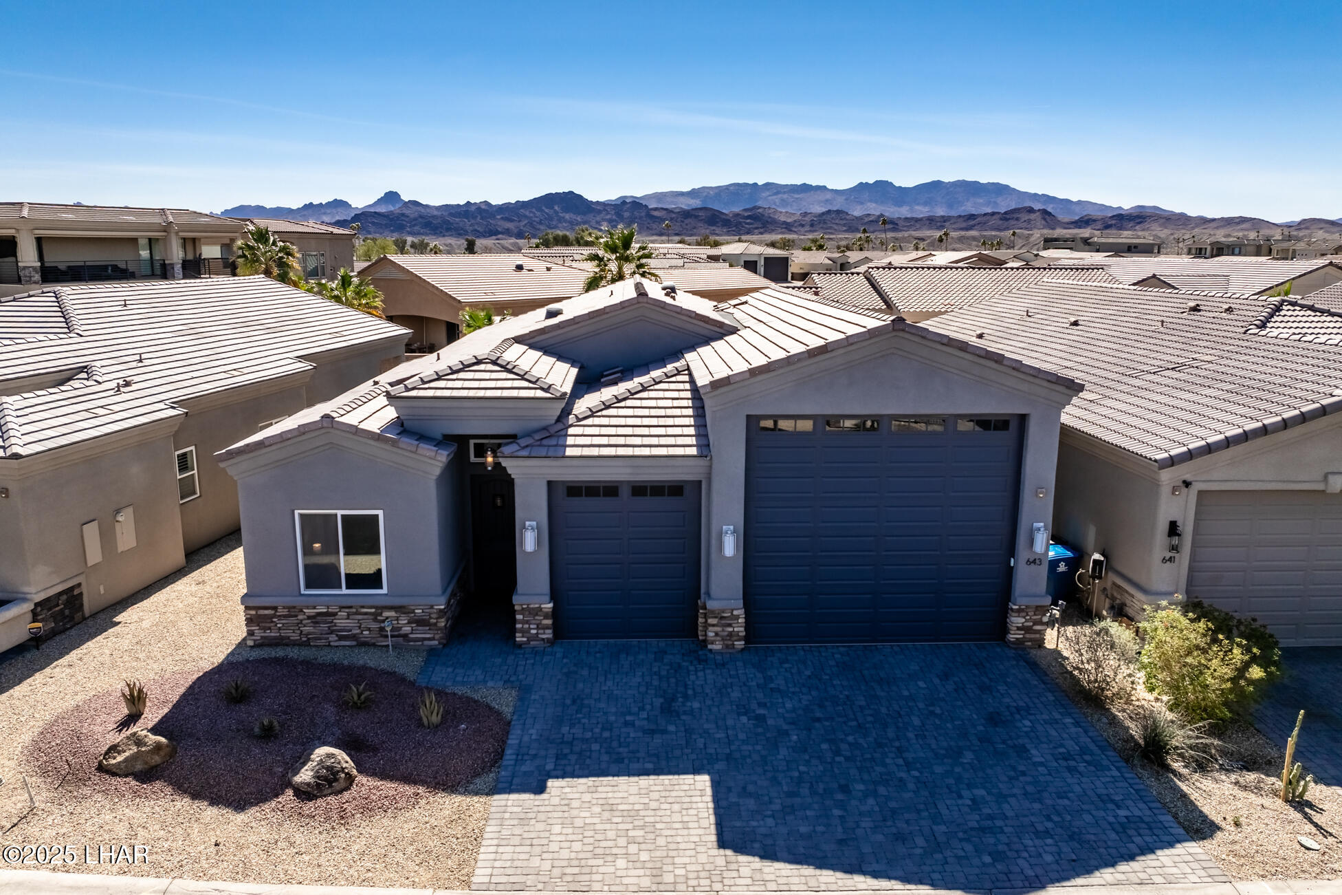 643 Grand Island Dr