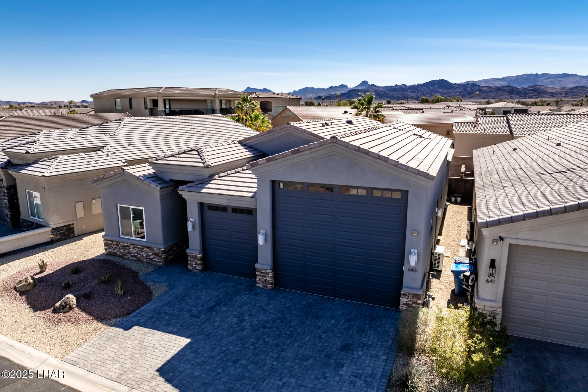 643 Grand Island Dr