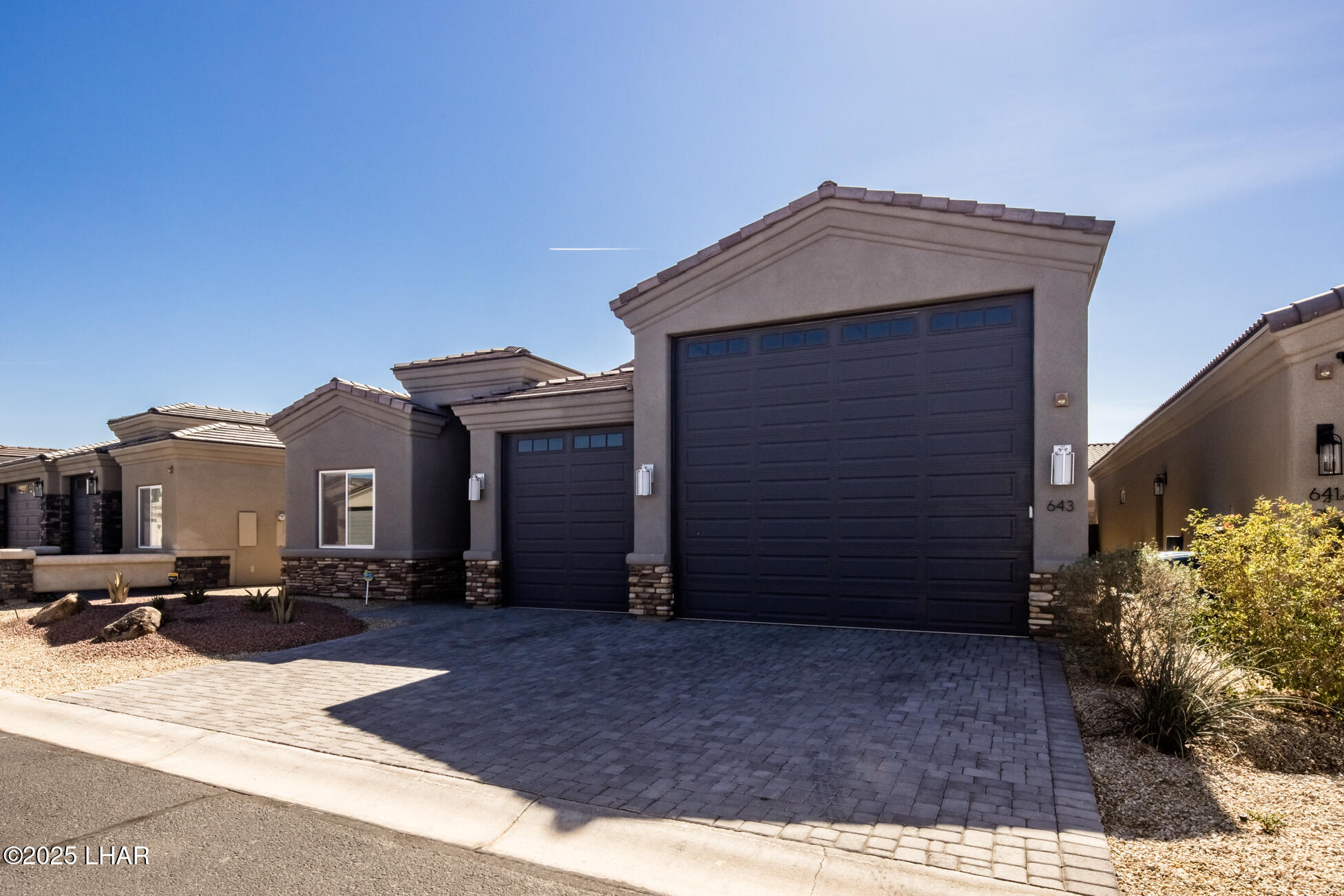 643 Grand Island Dr