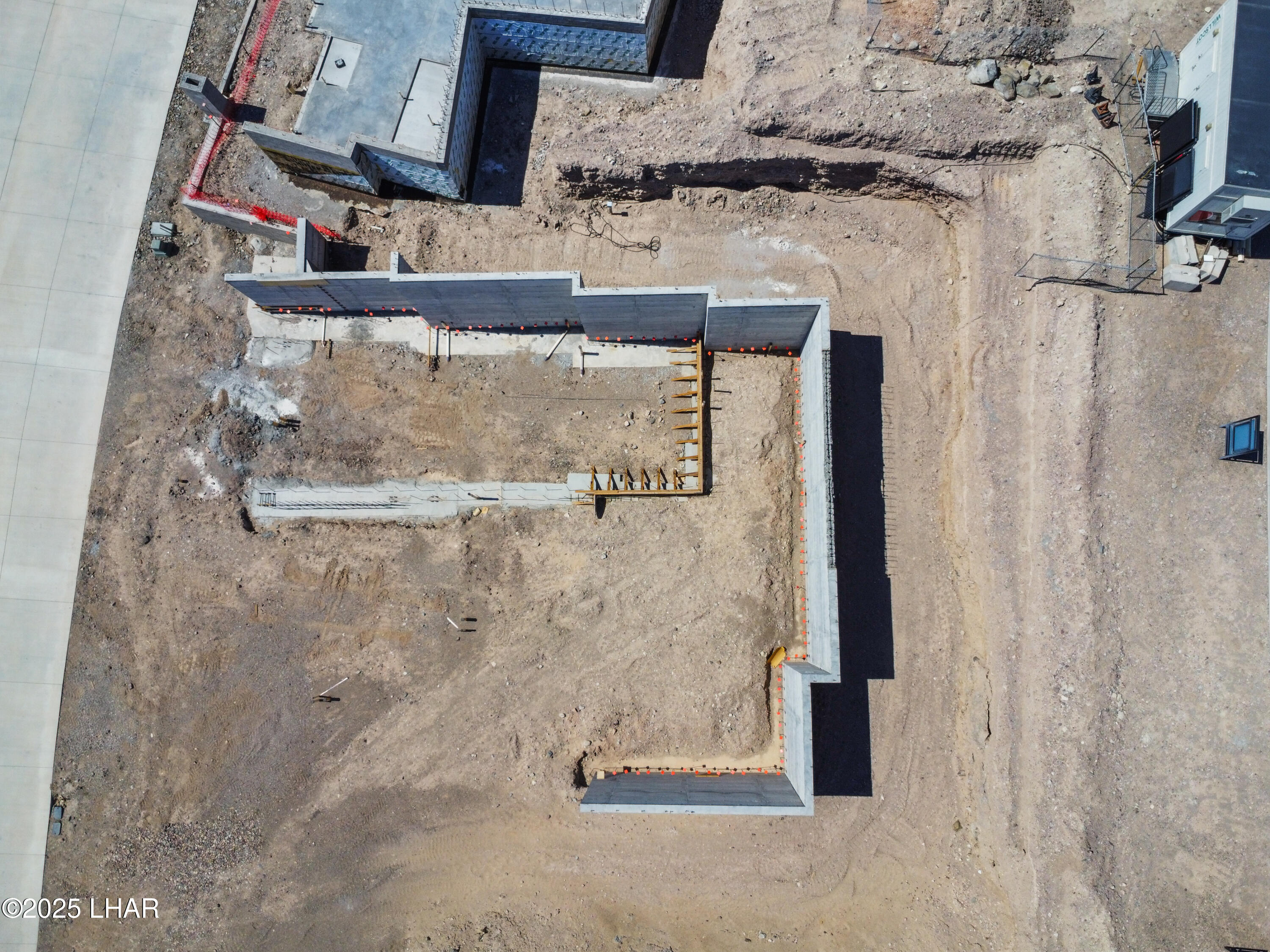 2404 Desert Rdg Ct W