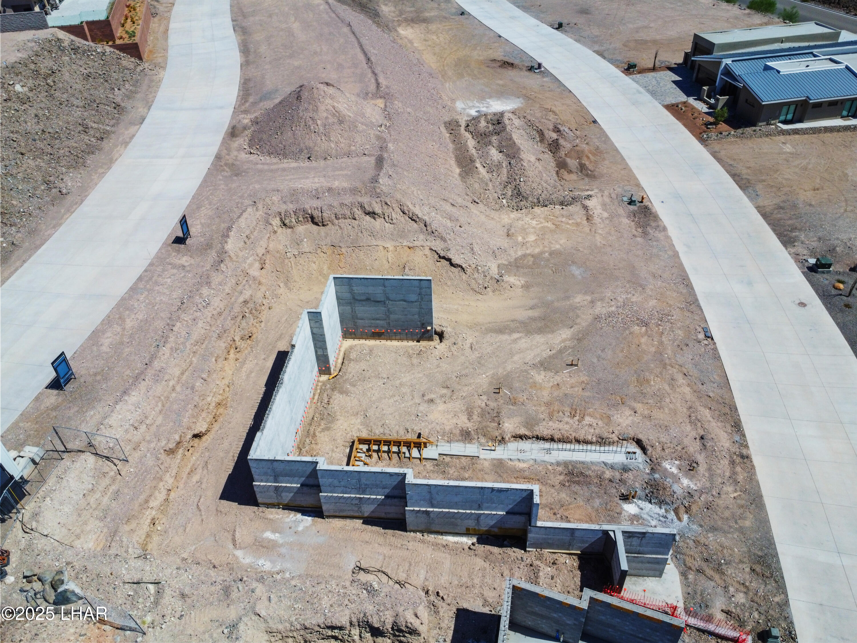 2404 Desert Rdg Ct W