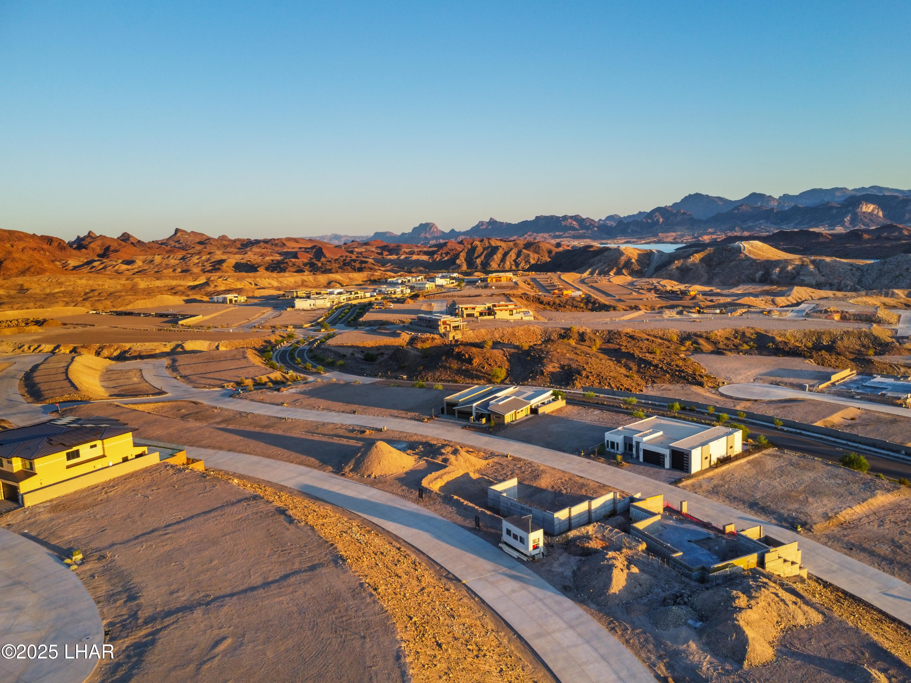 2404 Desert Rdg Ct W