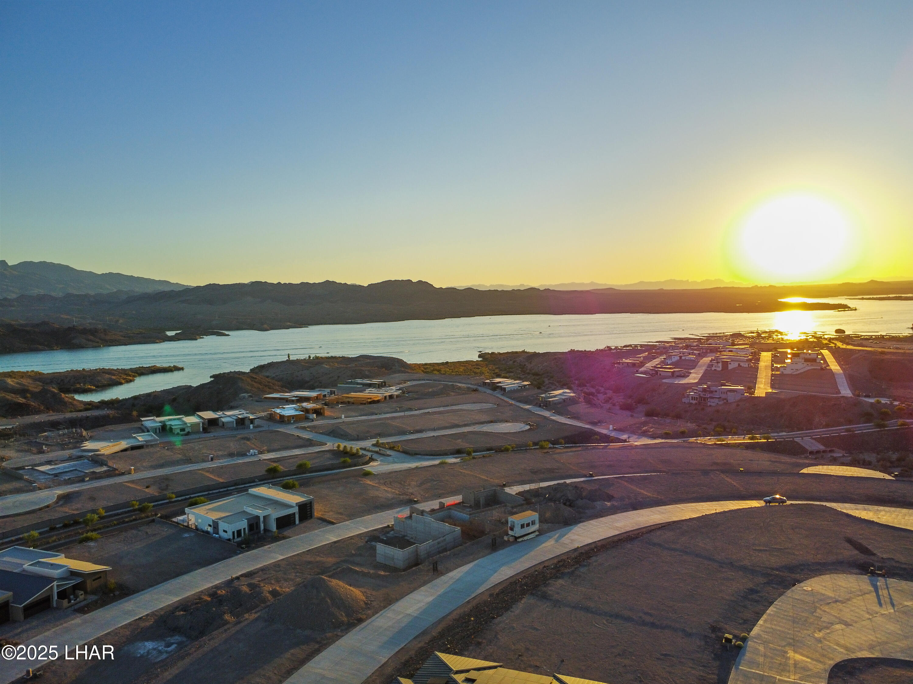 2404 Desert Rdg Ct W