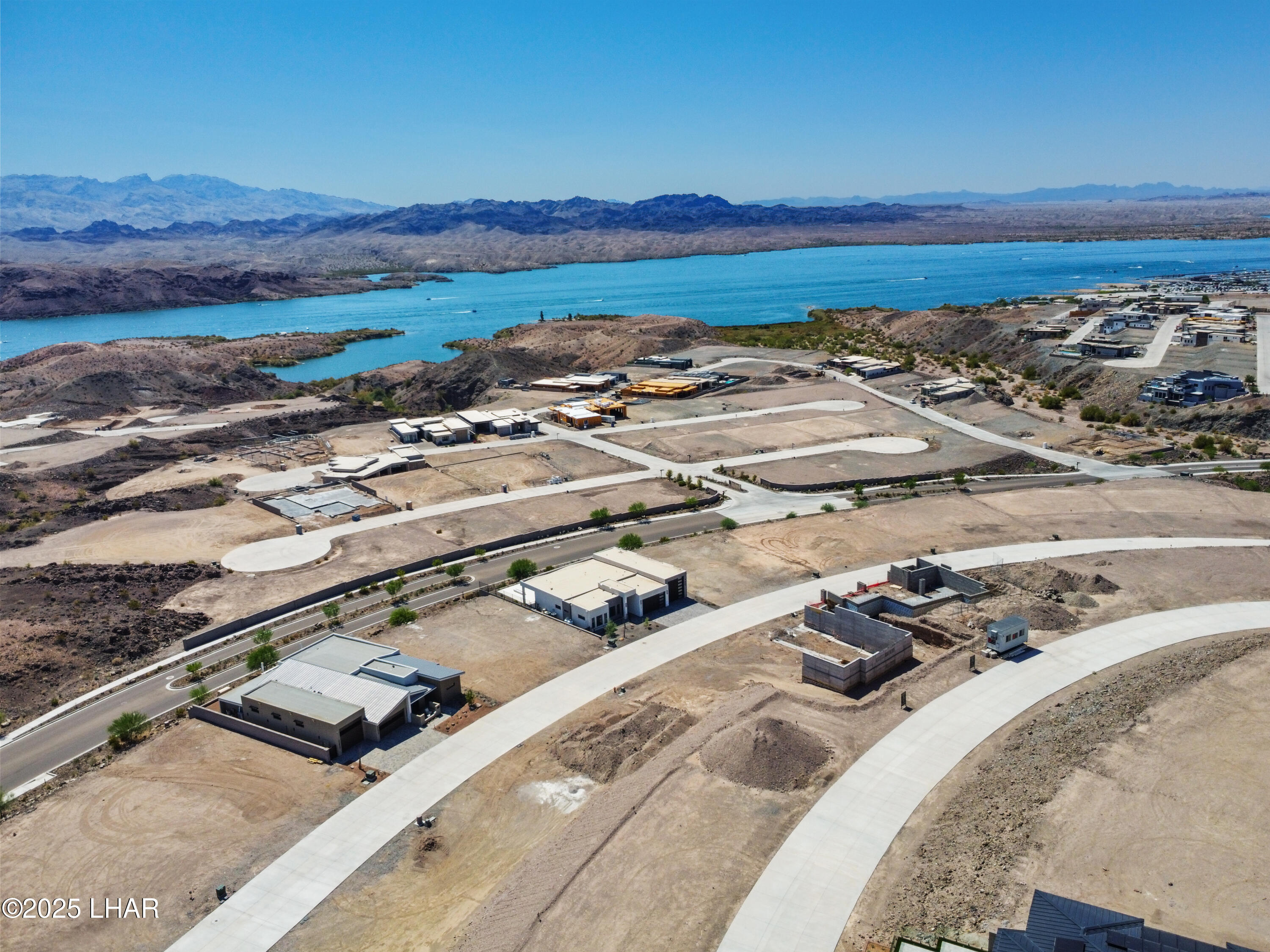 2404 Desert Rdg Ct W