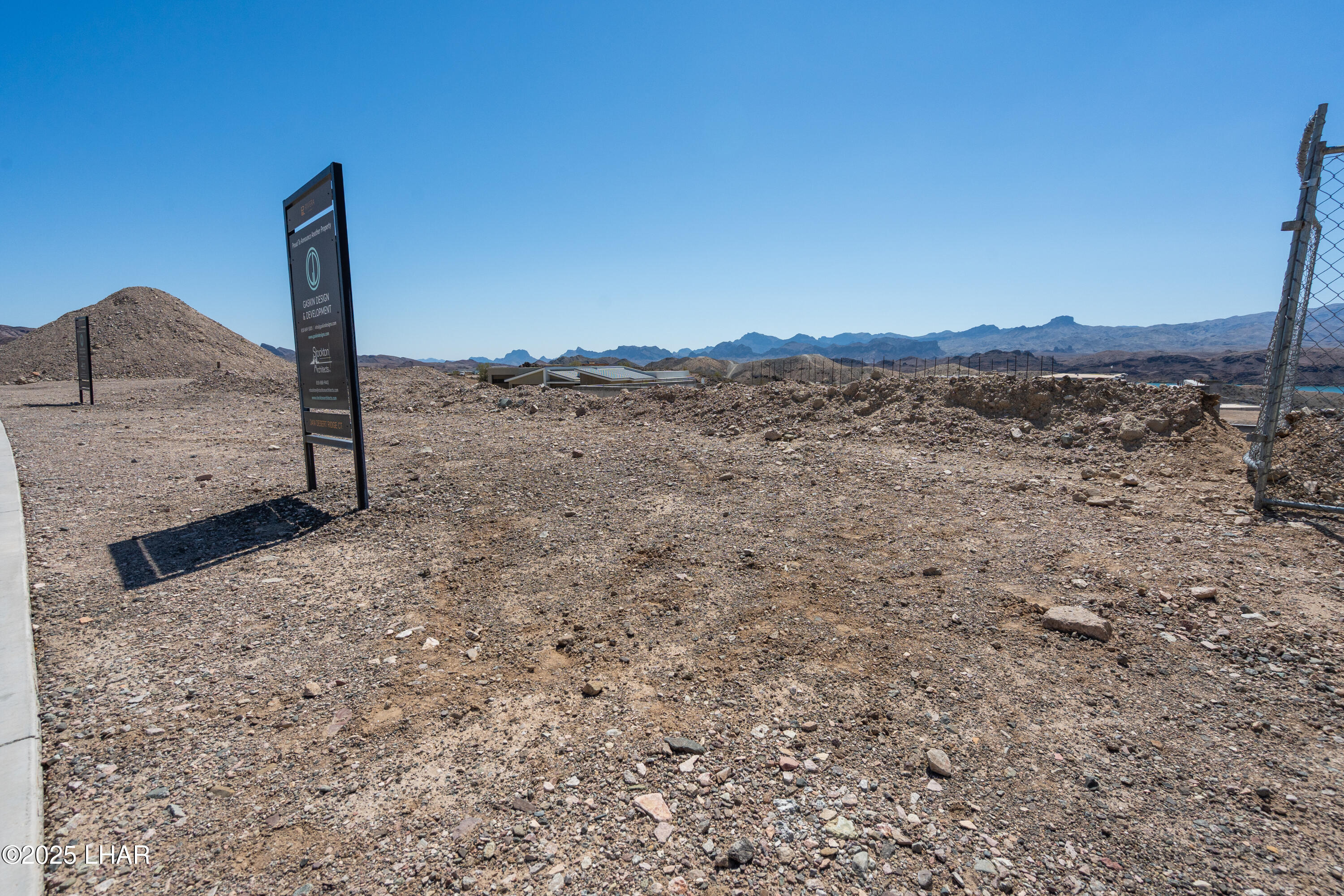 2404 Desert Rdg Ct W