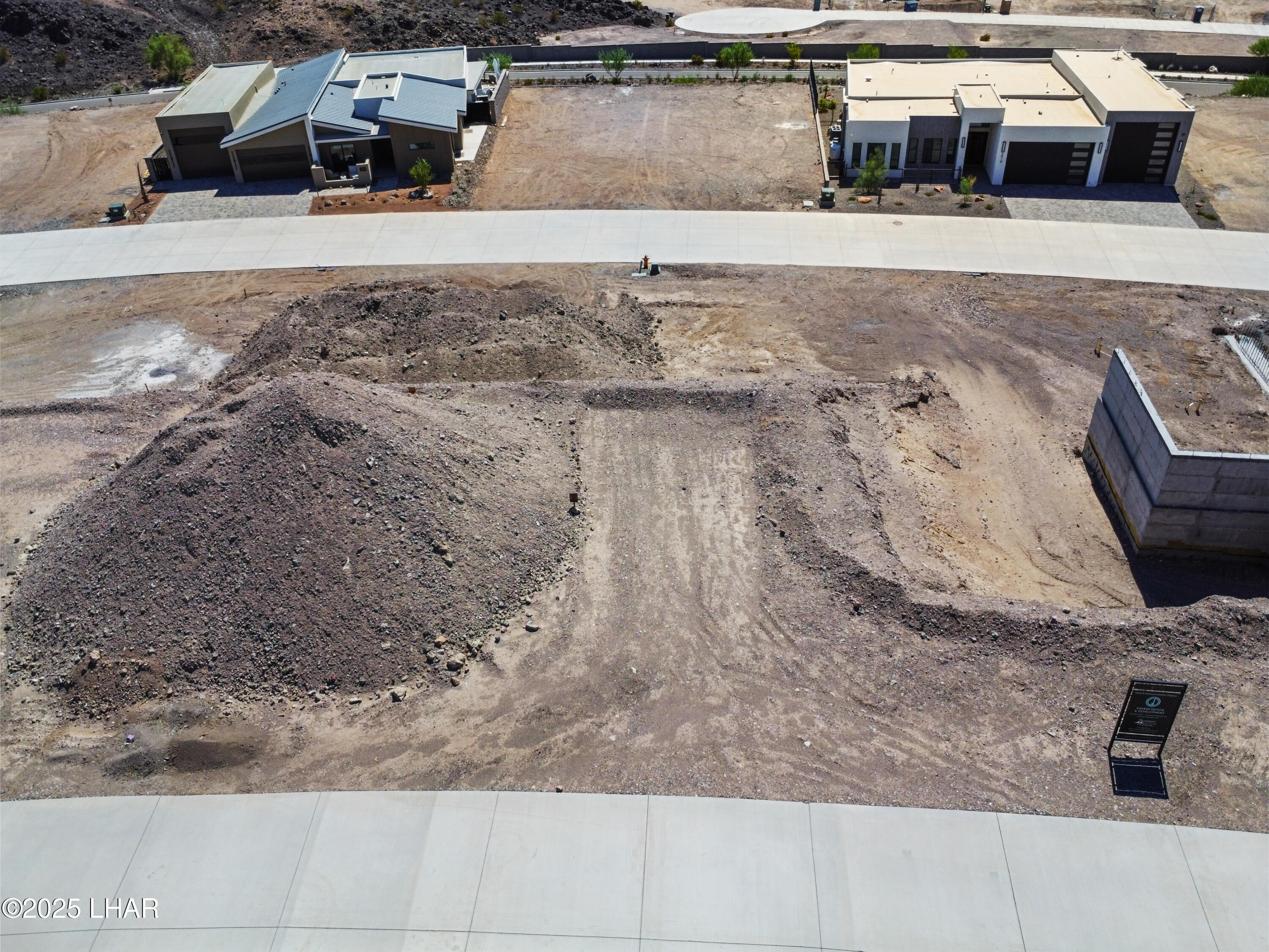 2408 Desert Rdg Ct W