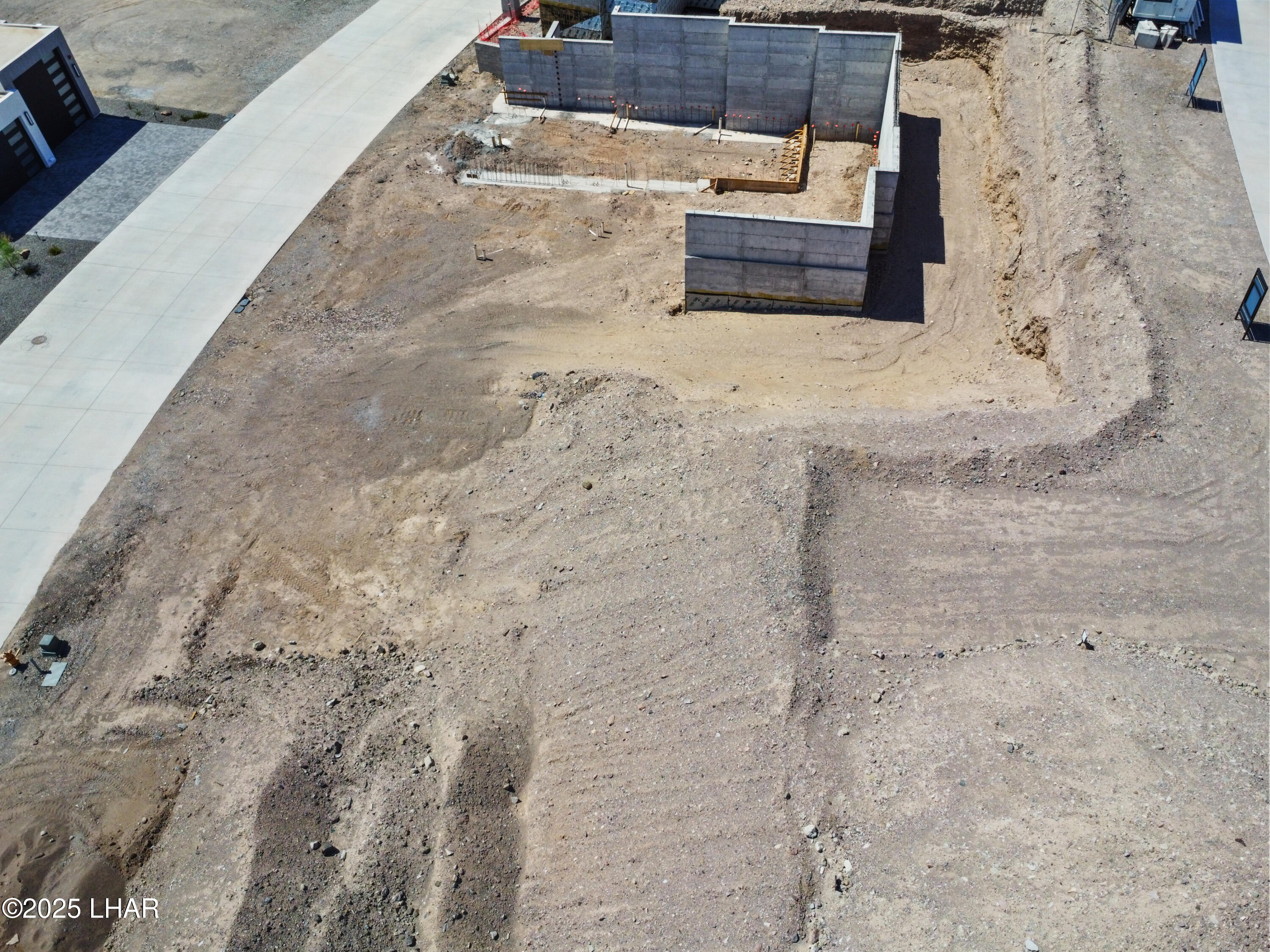 2408 Desert Rdg Ct W