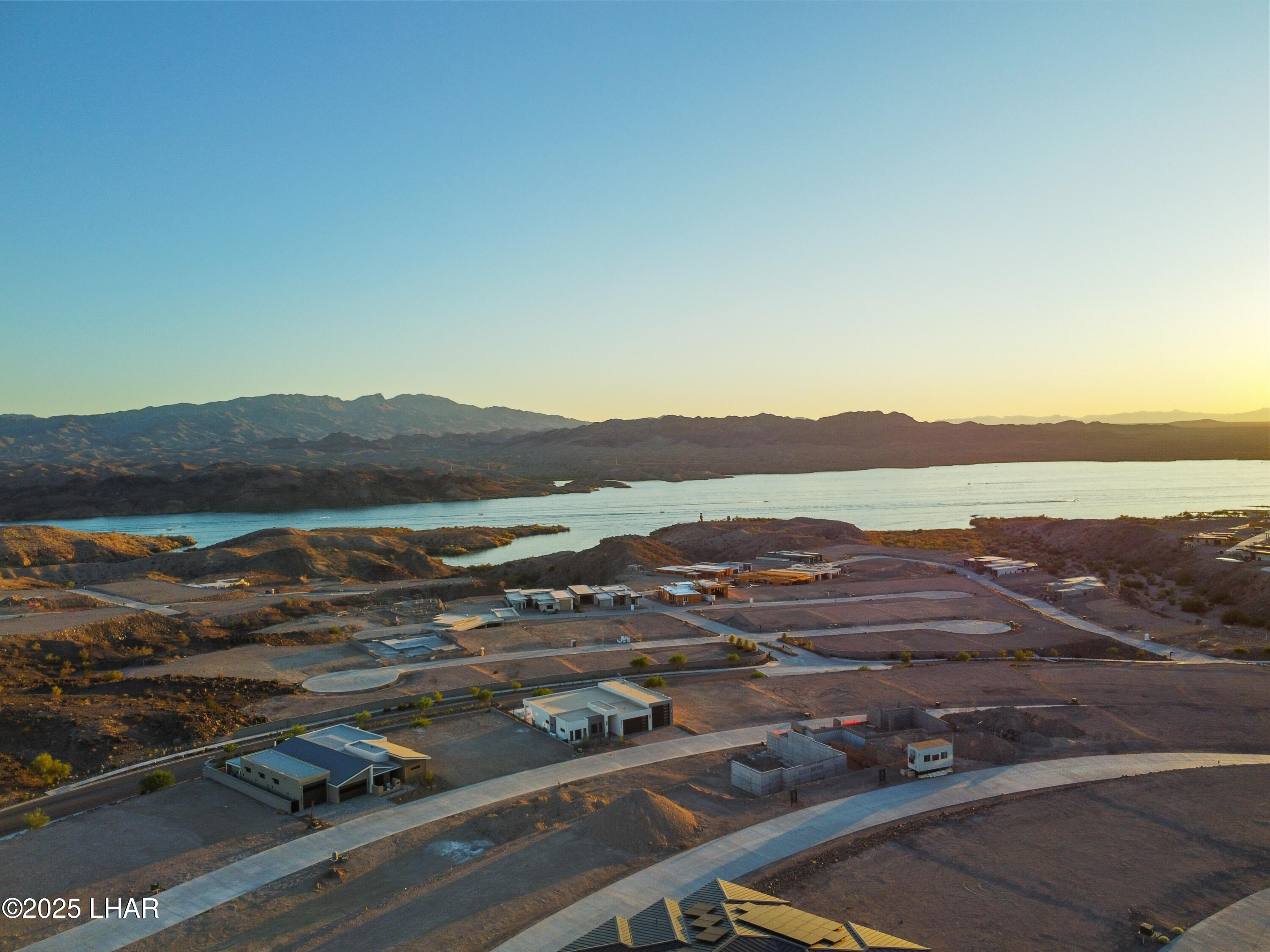 2408 Desert Rdg Ct W