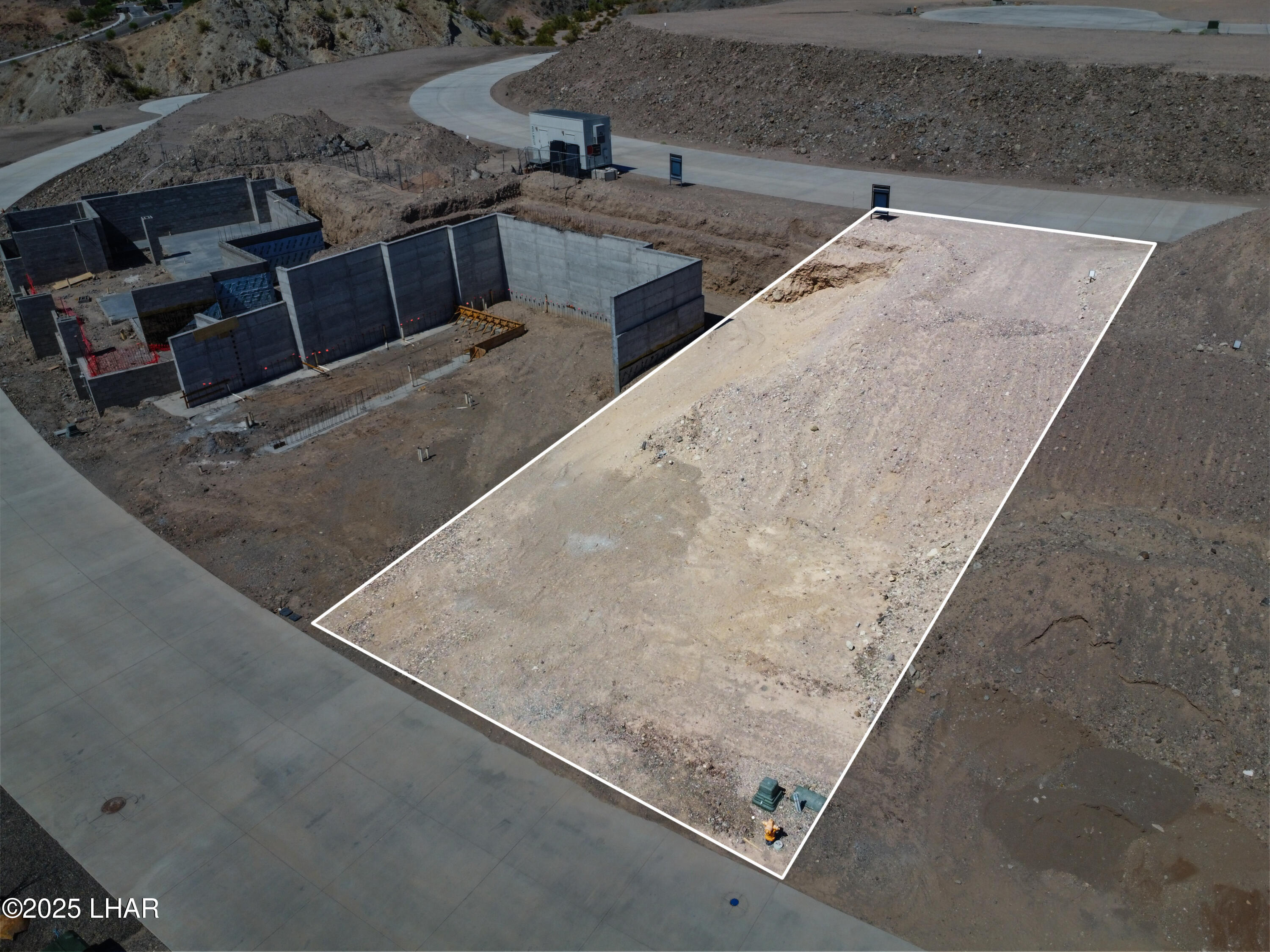 2408 Desert Rdg Ct W