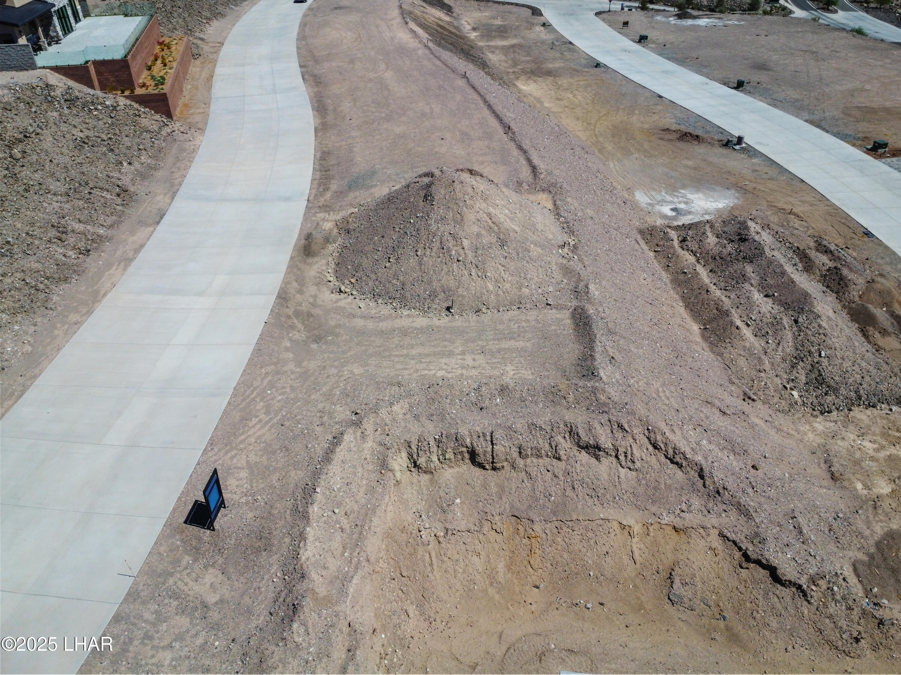 2408 Desert Rdg Ct W