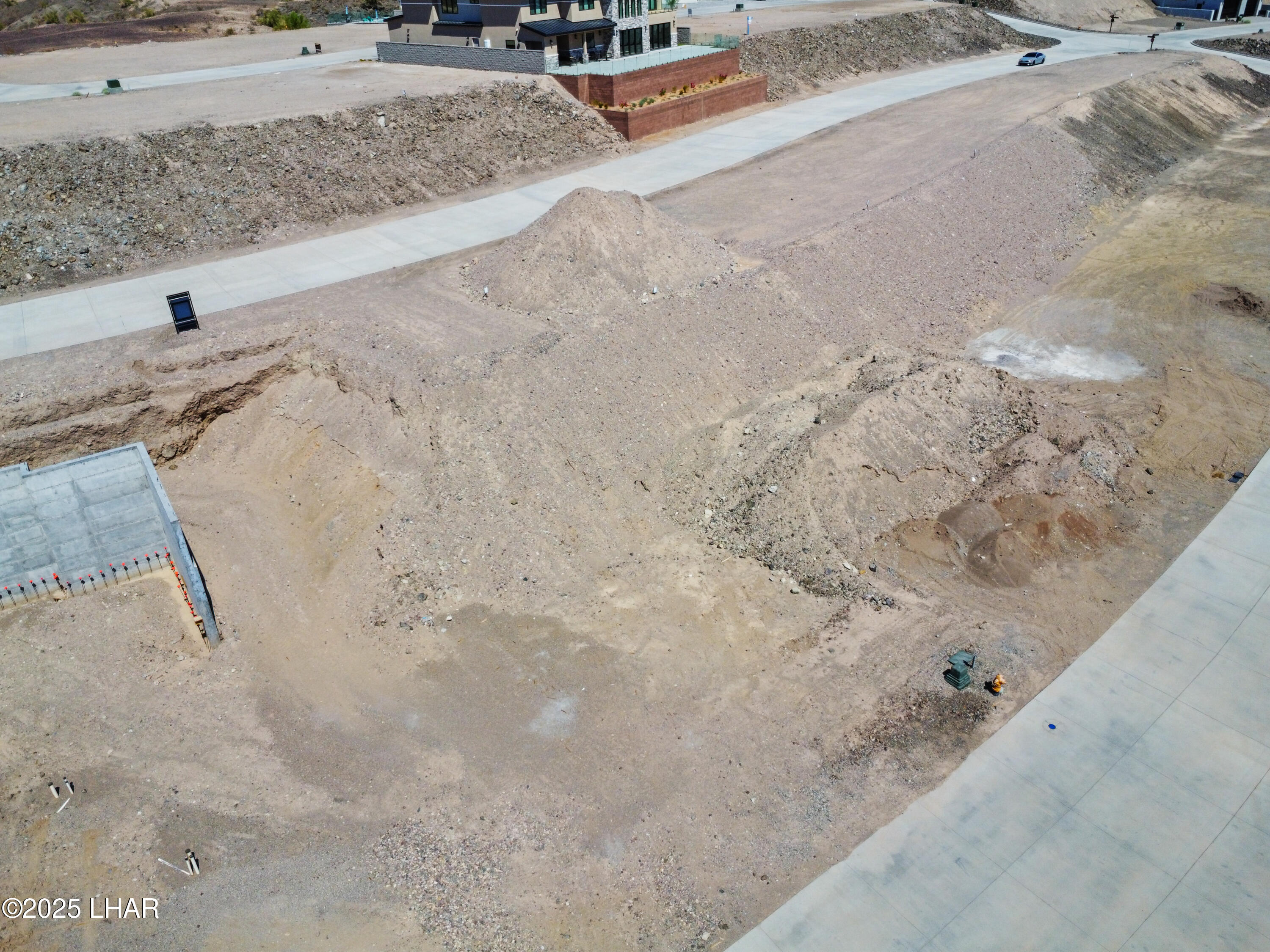 2408 Desert Rdg Ct W