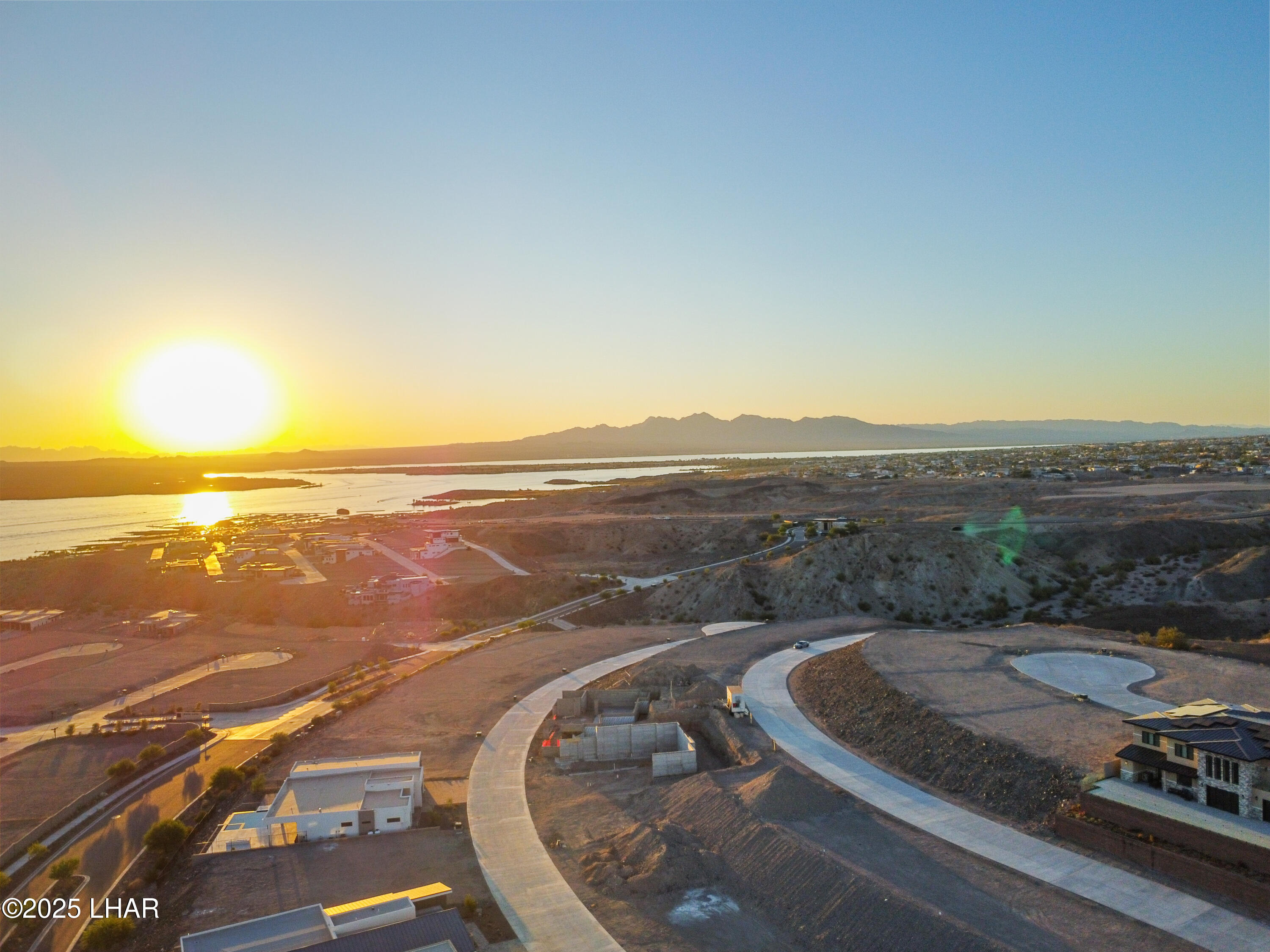 2408 Desert Rdg Ct W