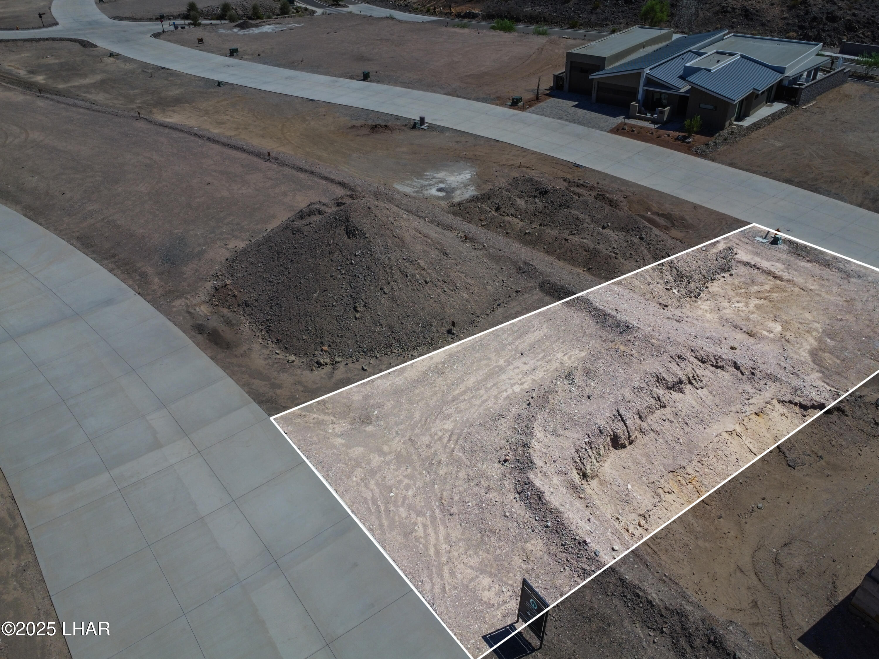 2408 Desert Rdg Ct W