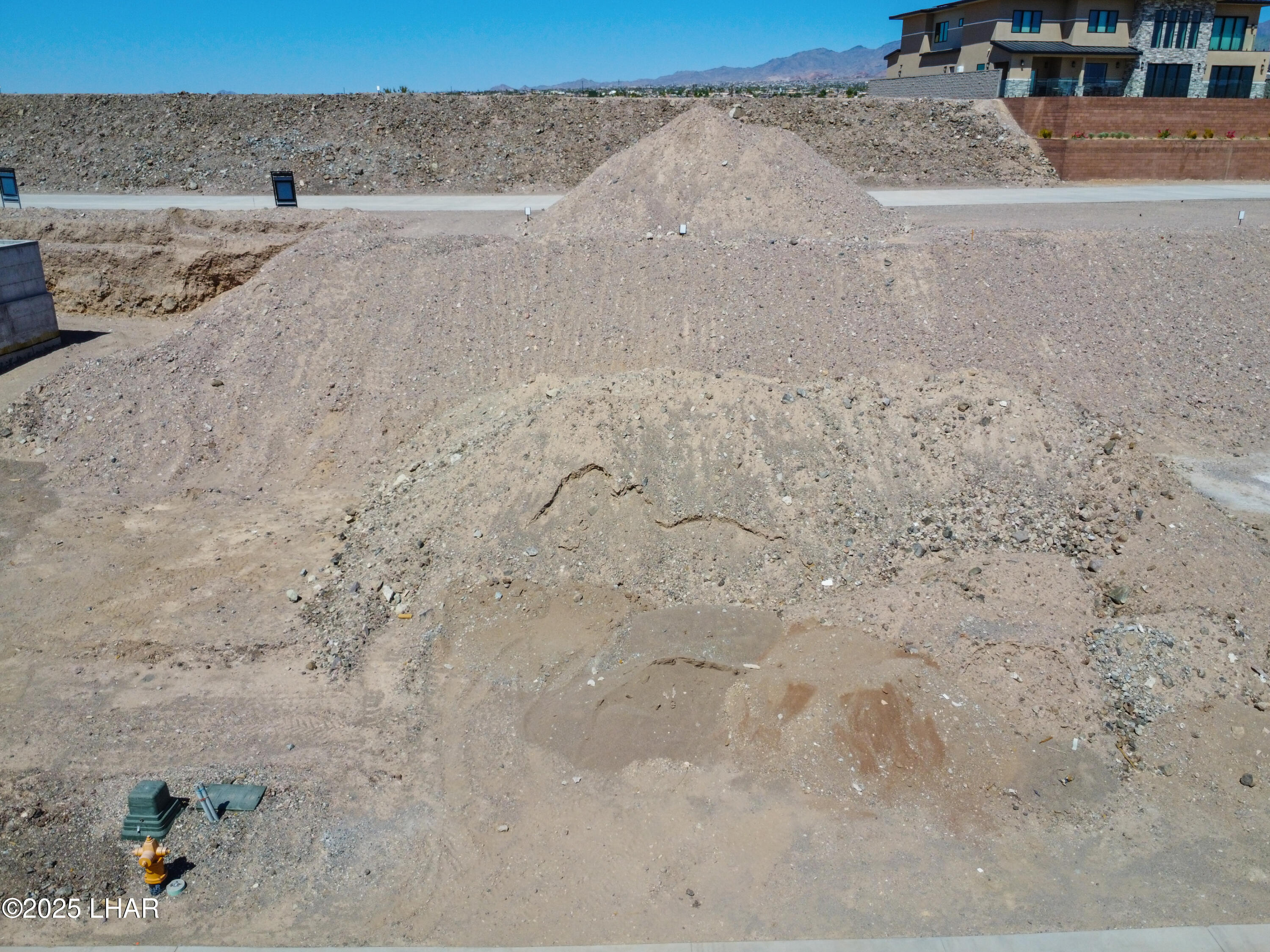 2412 Desert Rdg Ct W