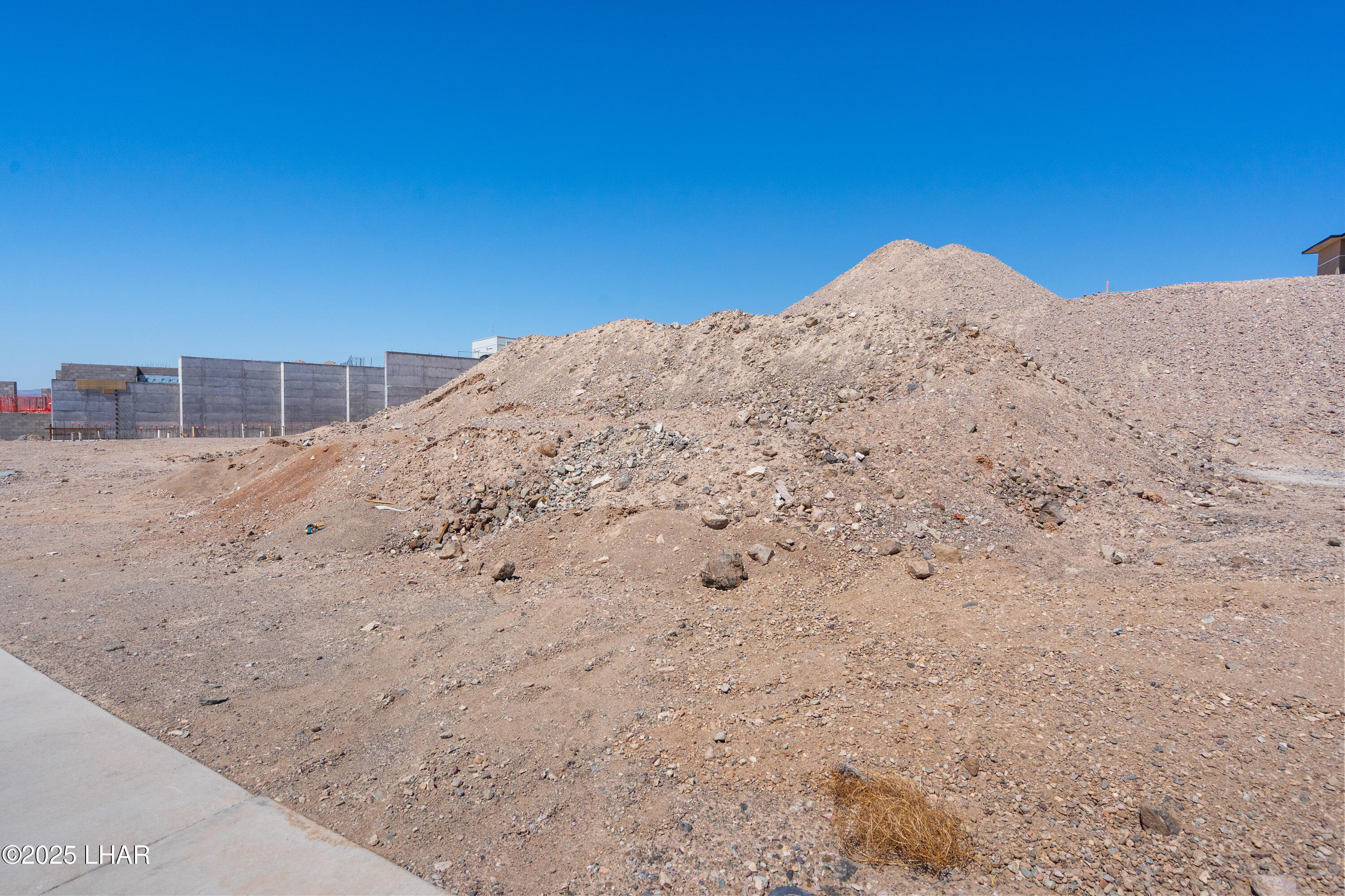 2412 Desert Rdg Ct W