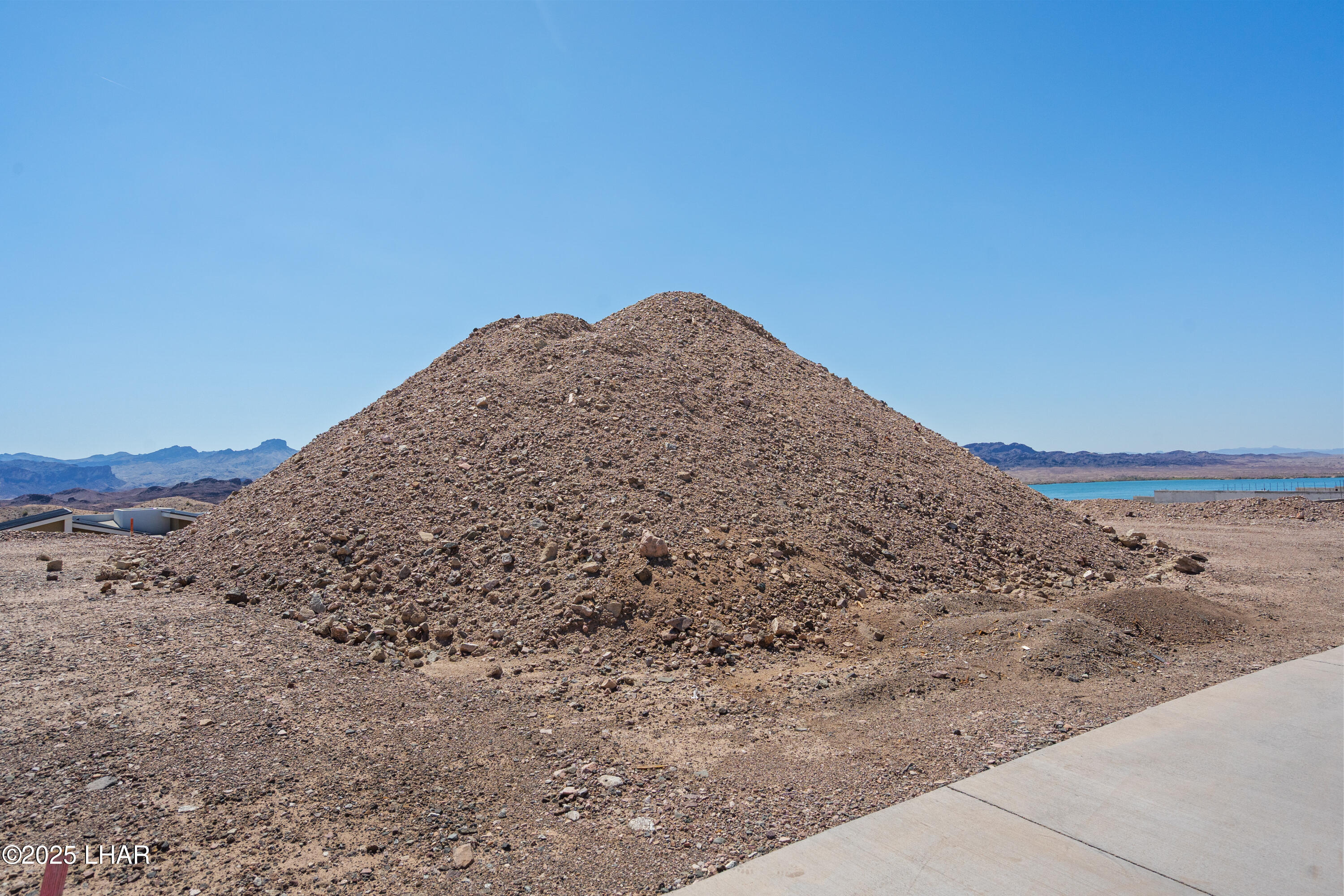 2412 Desert Rdg Ct W