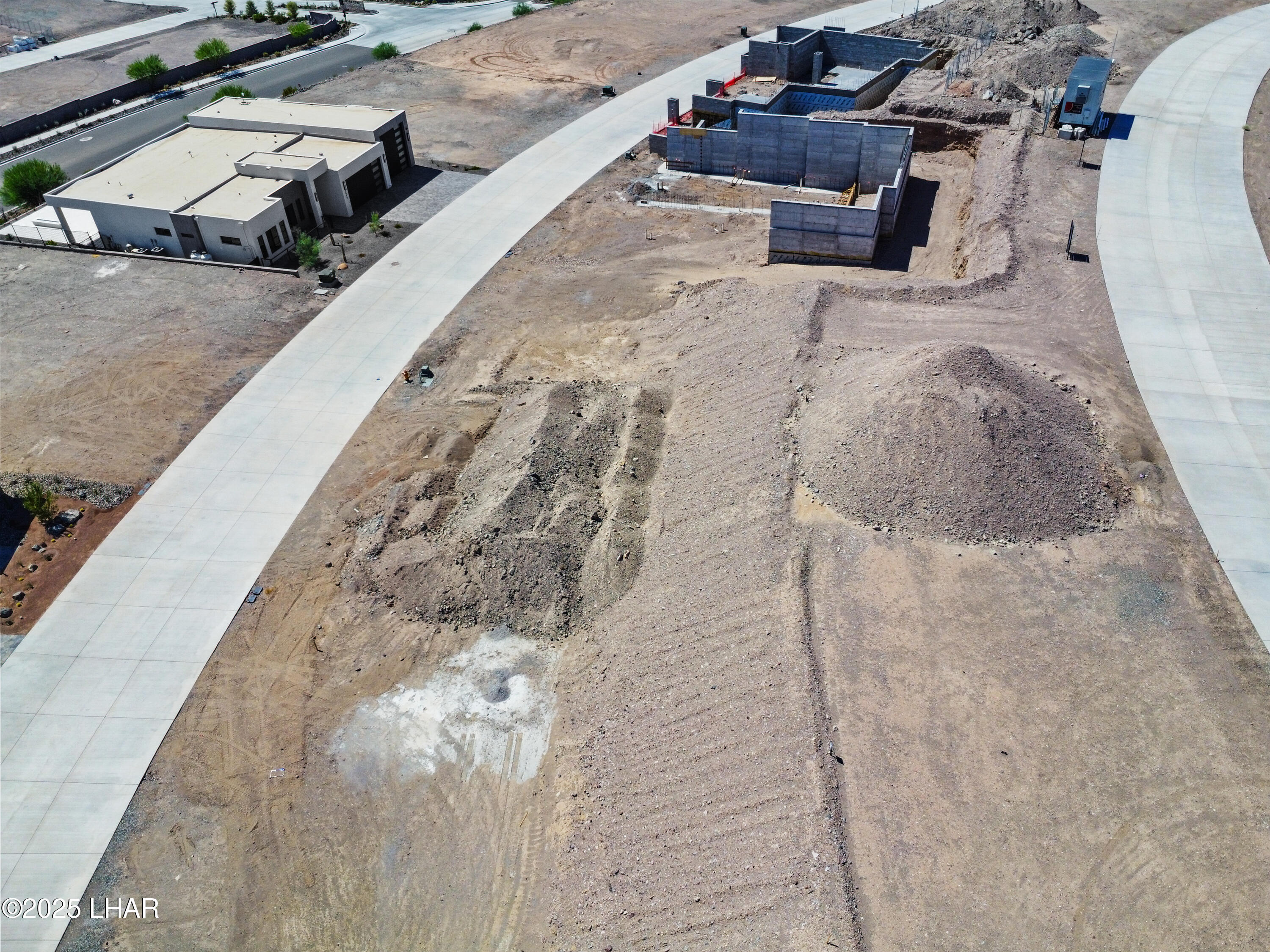 2412 Desert Rdg Ct W