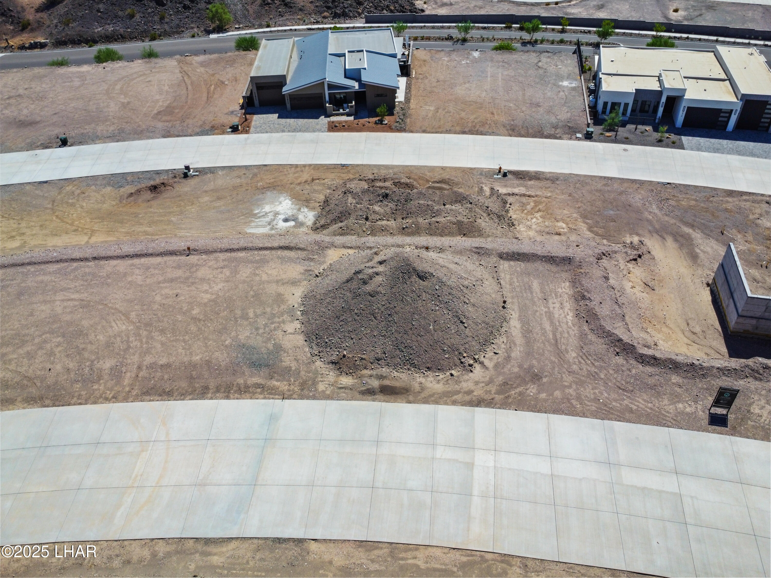 2412 Desert Rdg Ct W