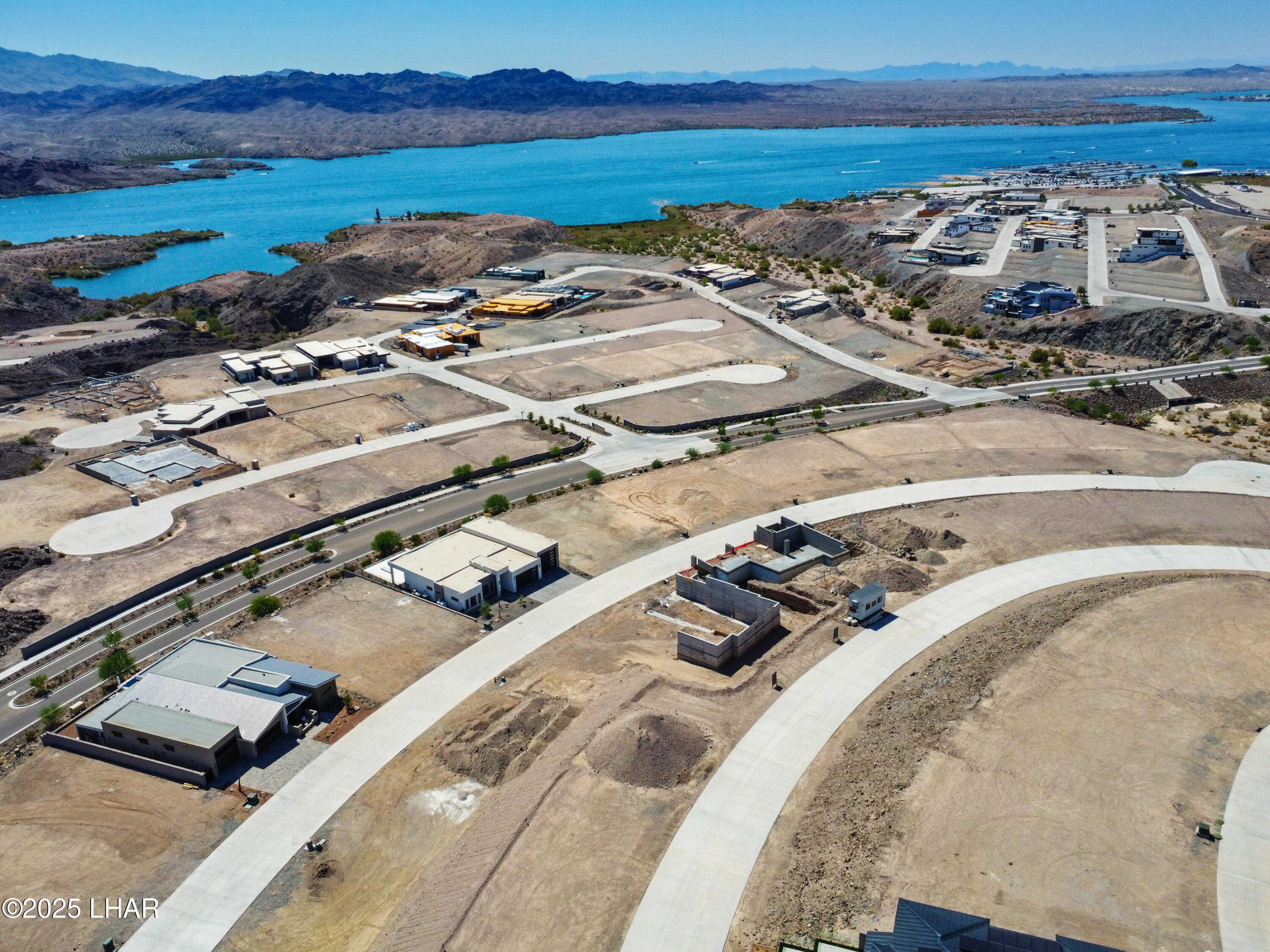 2412 Desert Rdg Ct W