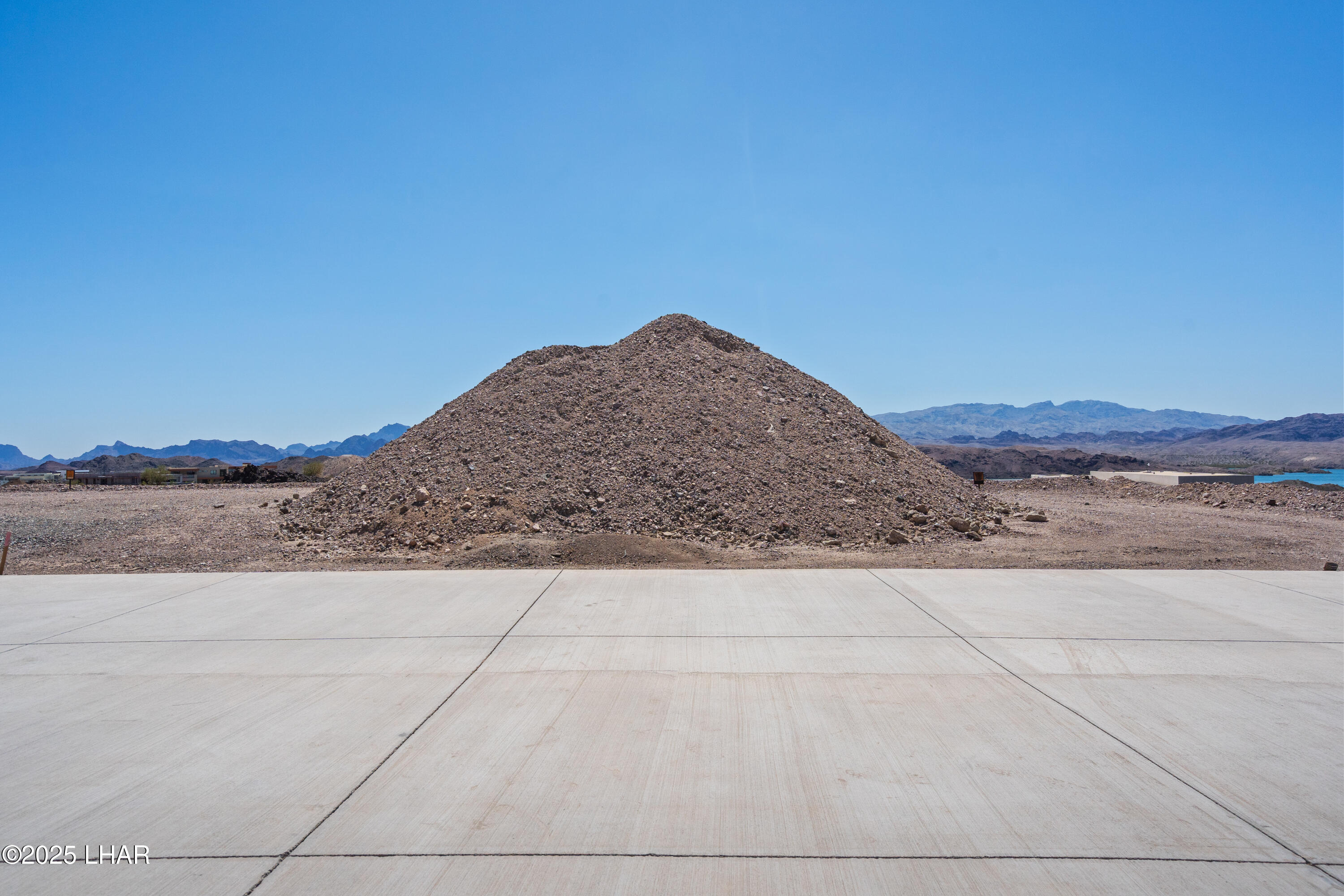 2412 Desert Rdg Ct W