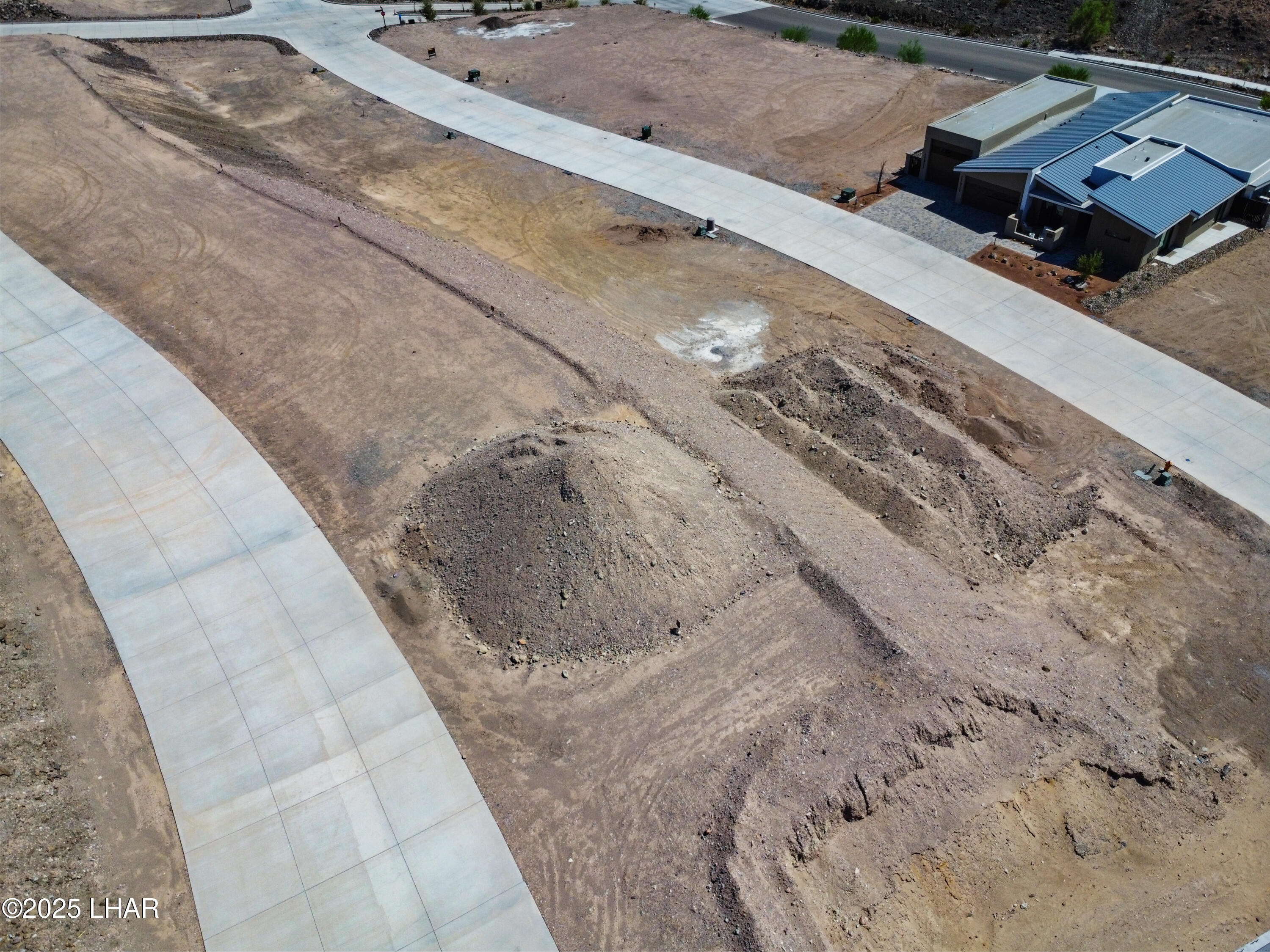 2412 Desert Rdg Ct W