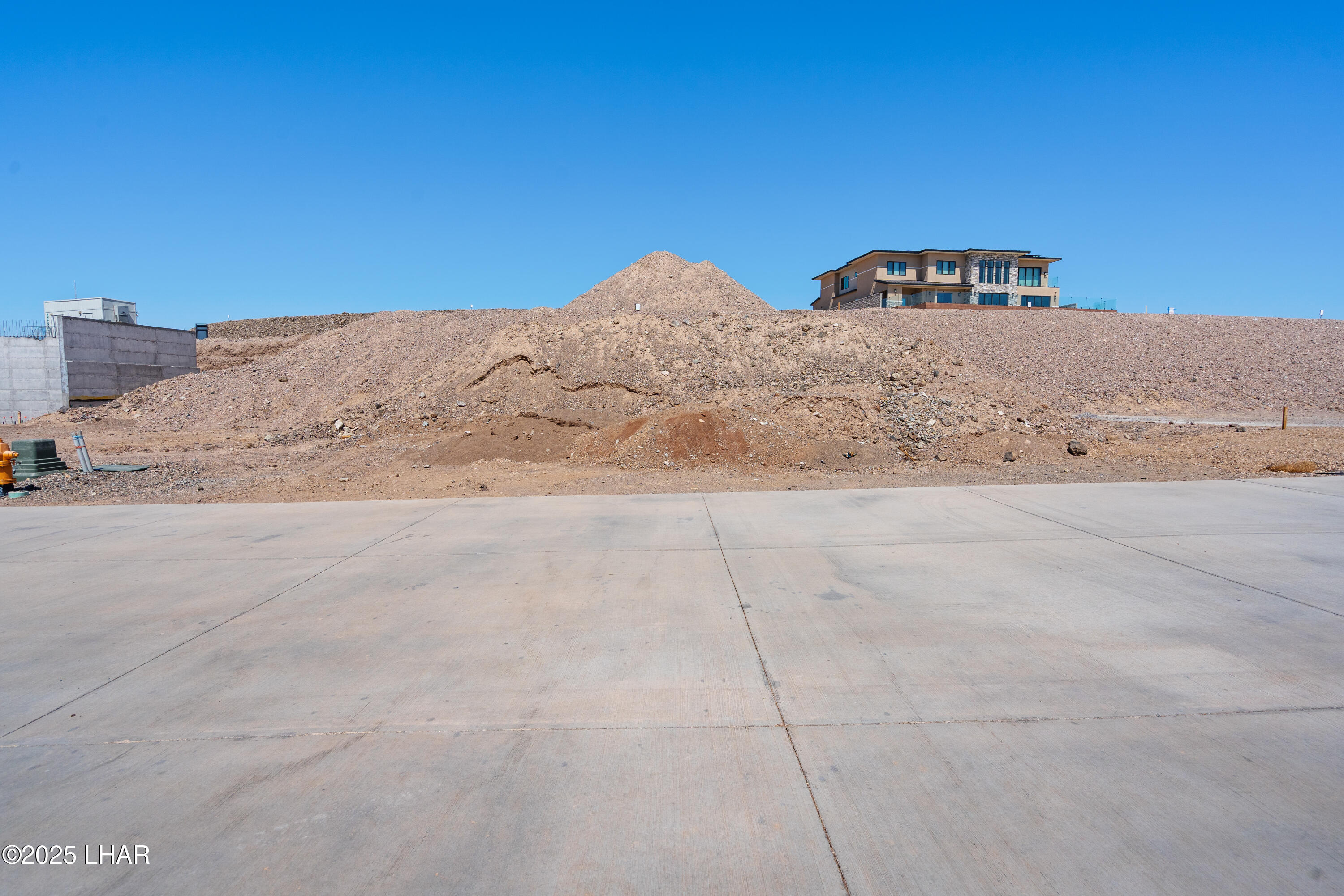 2412 Desert Rdg Ct W