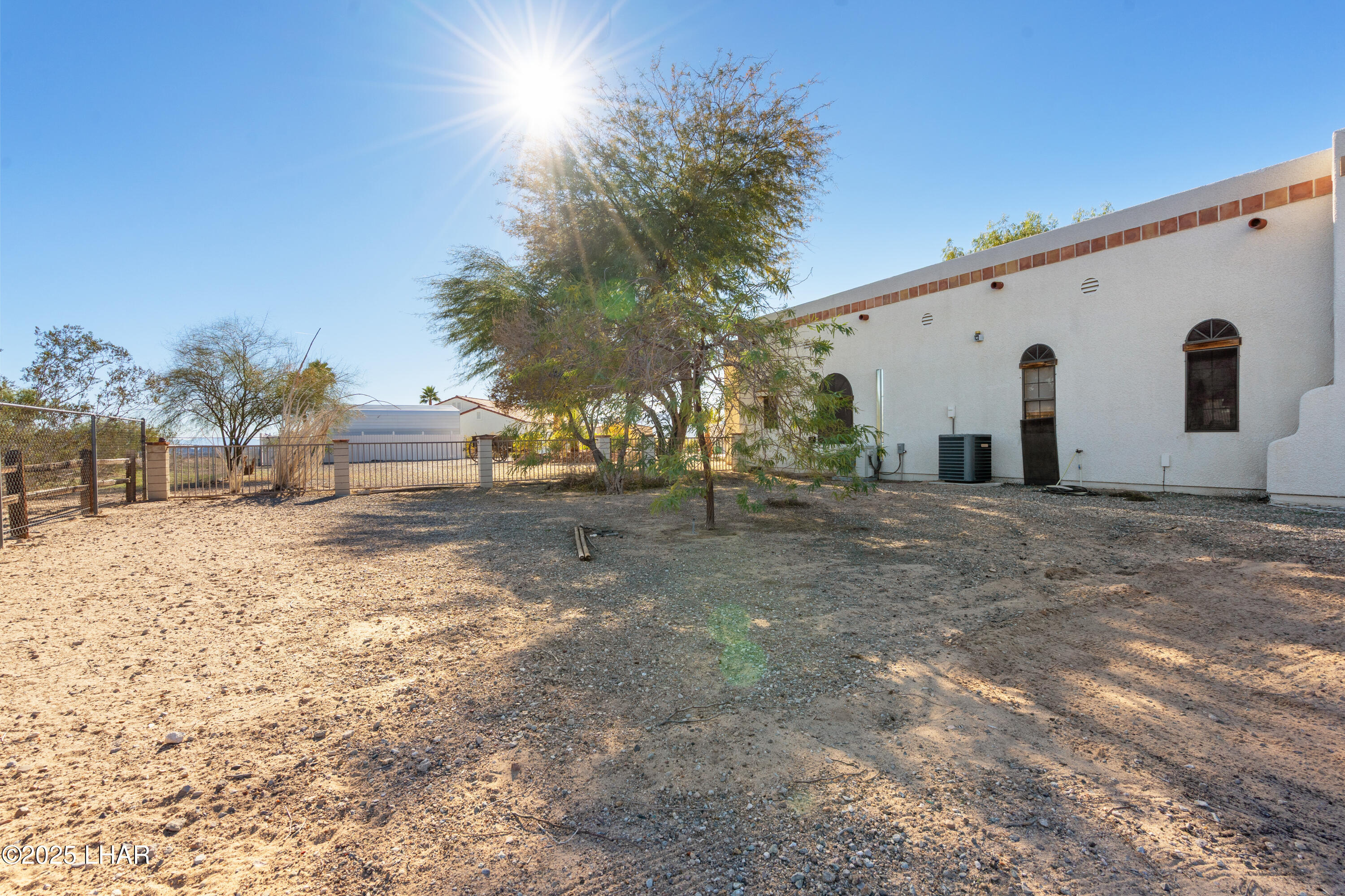 5209 E Concho Bay