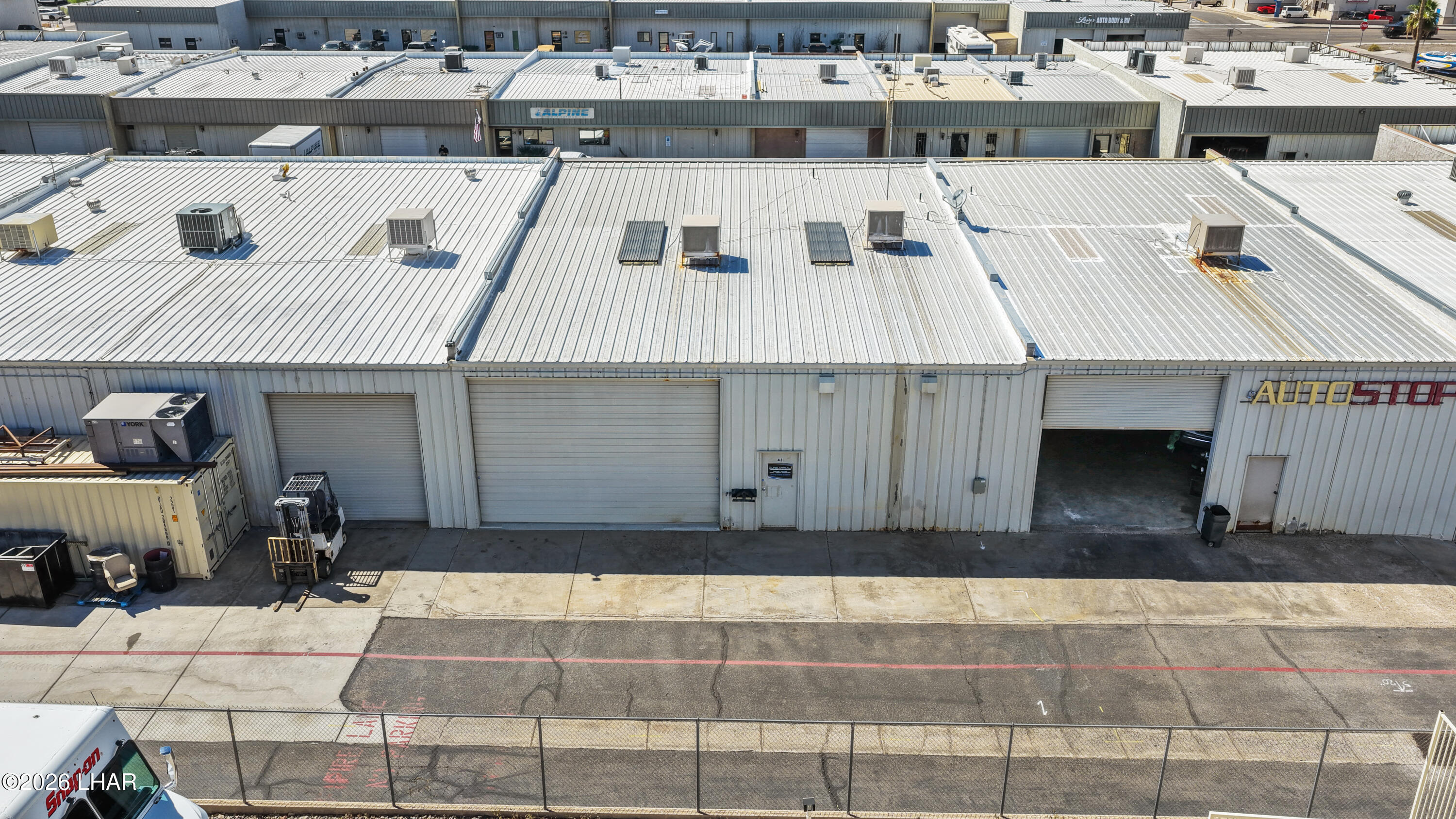 1600 W Acoma Blvd W 43