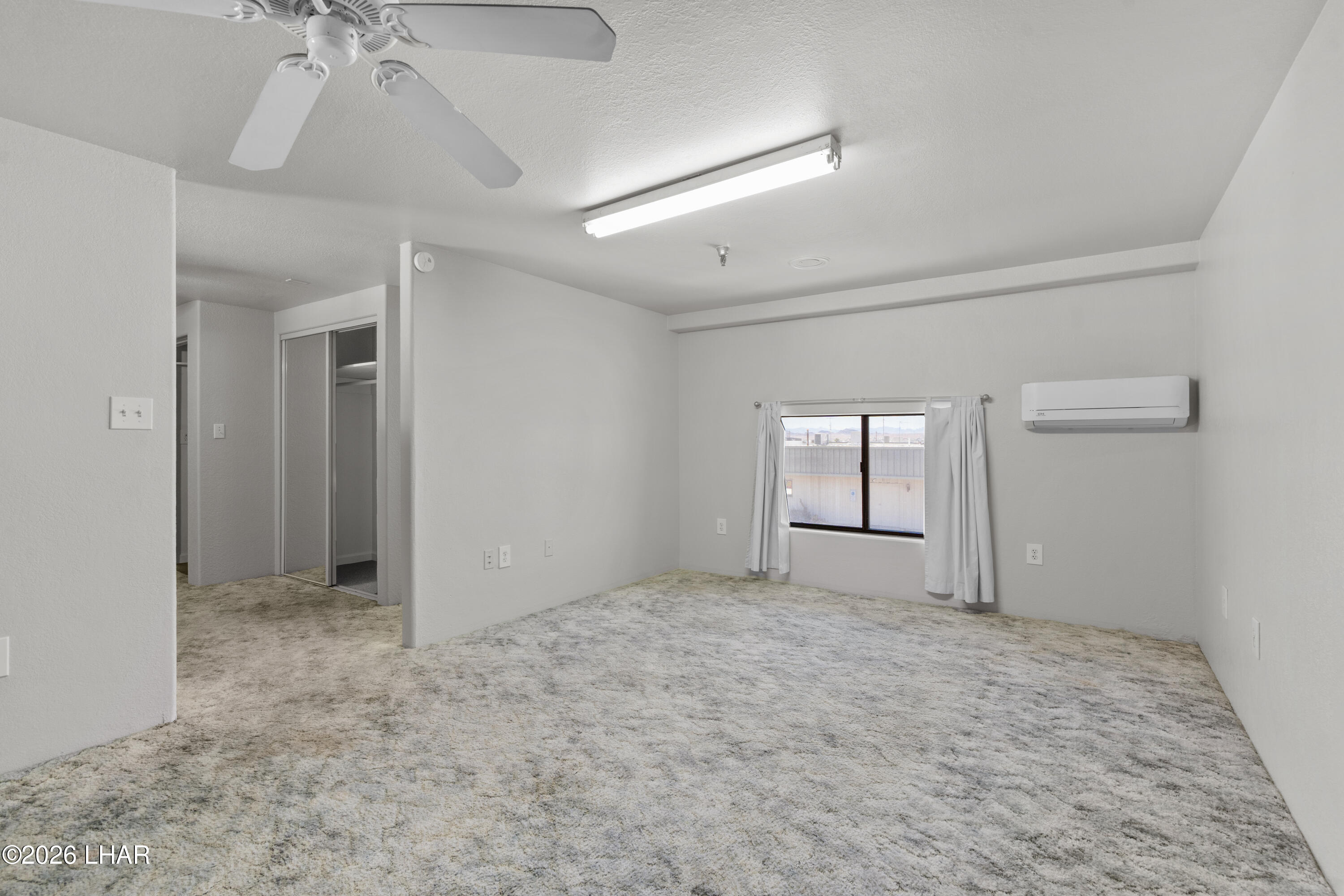 1600 W Acoma Blvd W 43