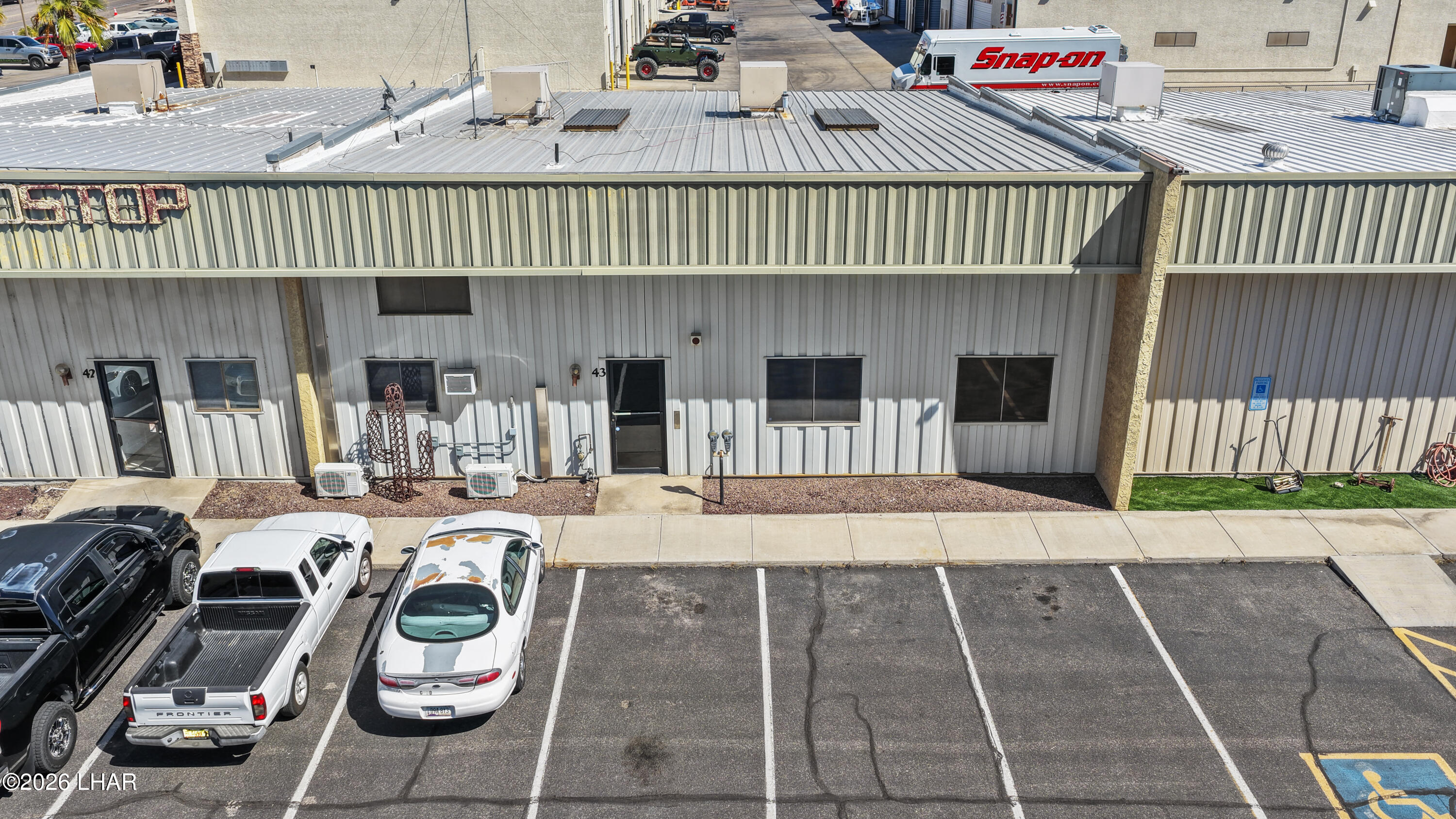 1600 W Acoma Blvd W 43