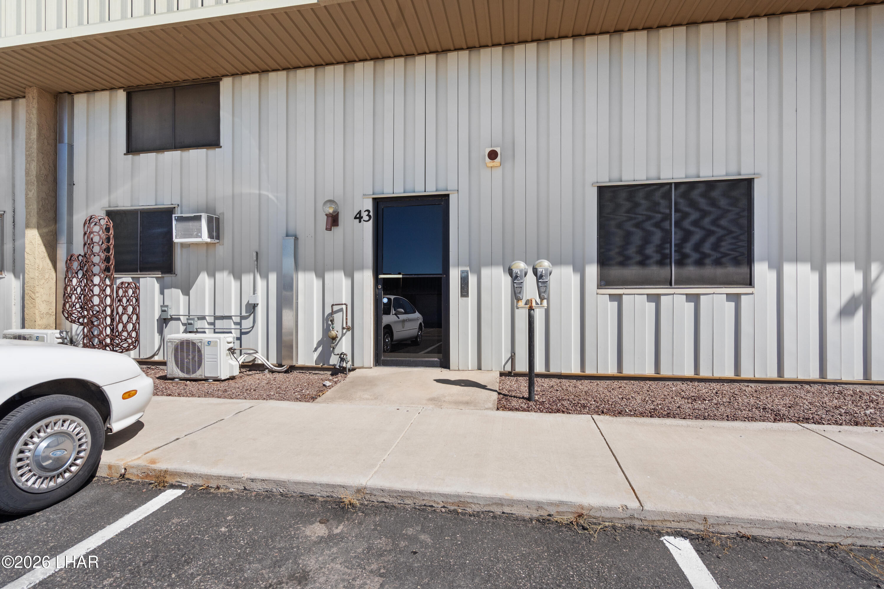 1600 W Acoma Blvd W 43