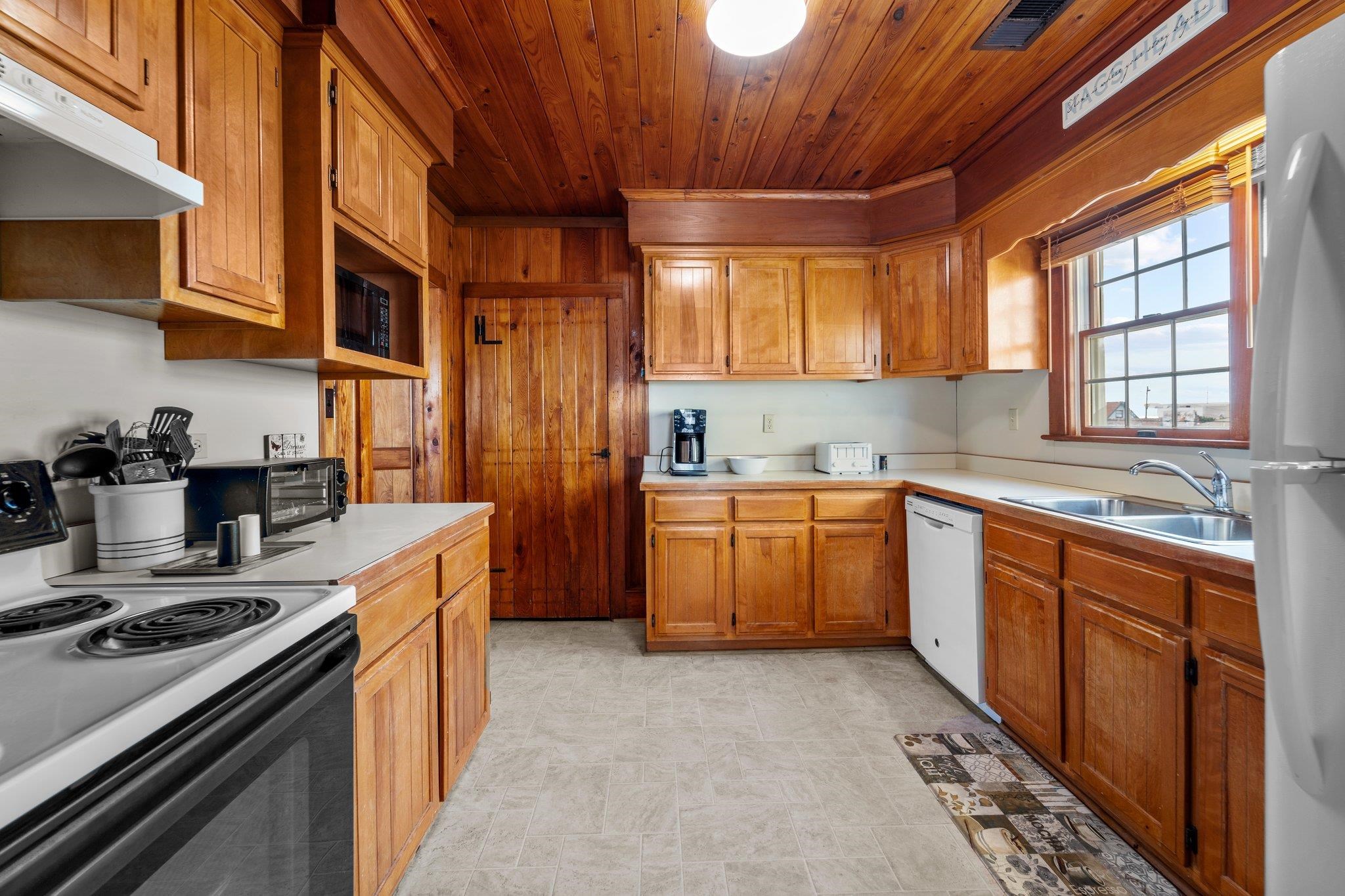 1829 N Virginia Dare Trail Unit: Lot: 5 & Pt
