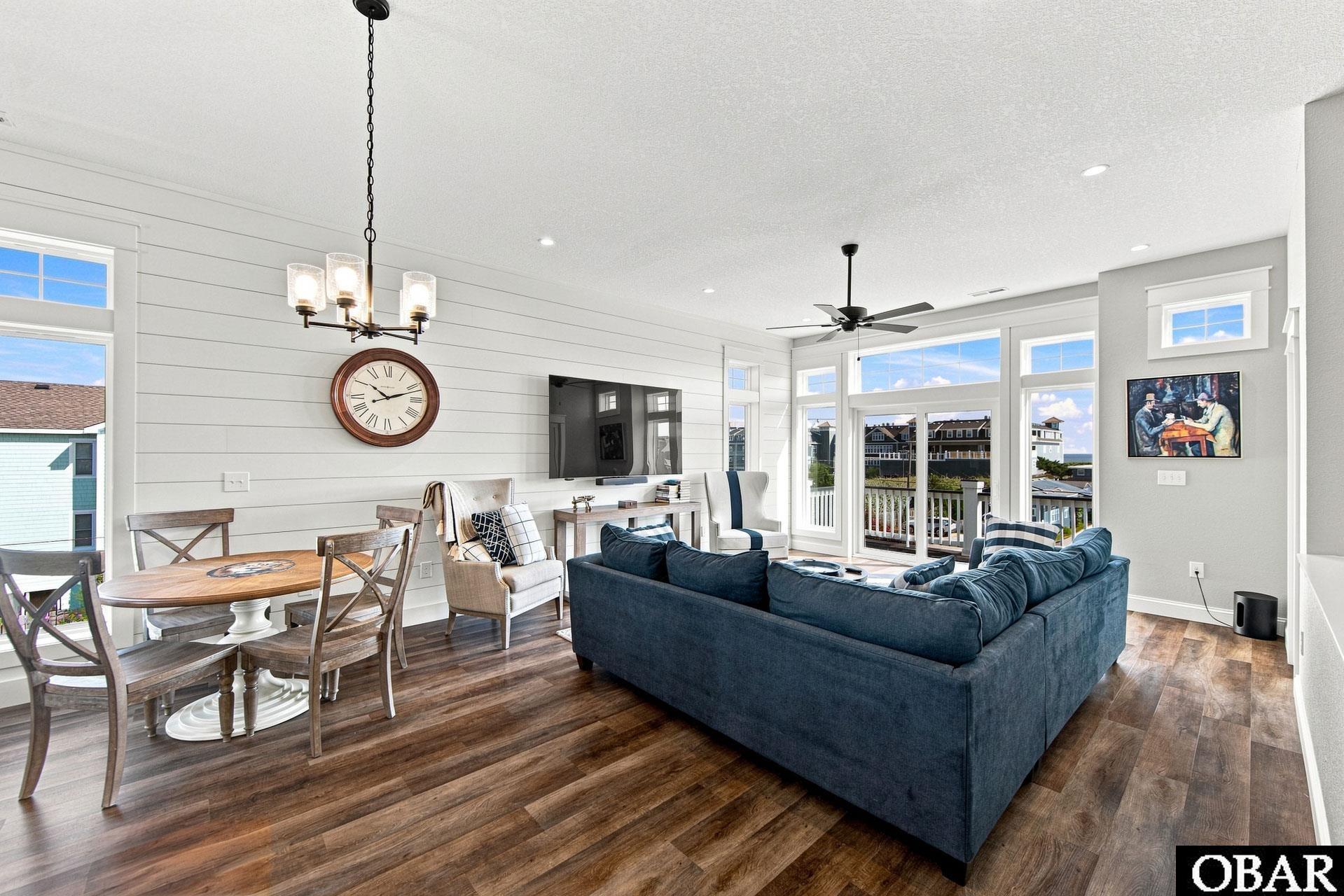 902 S Virginia Dare Trail
