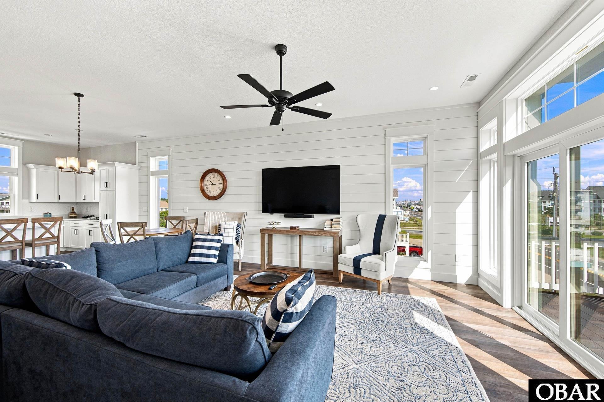 902 S Virginia Dare Trail