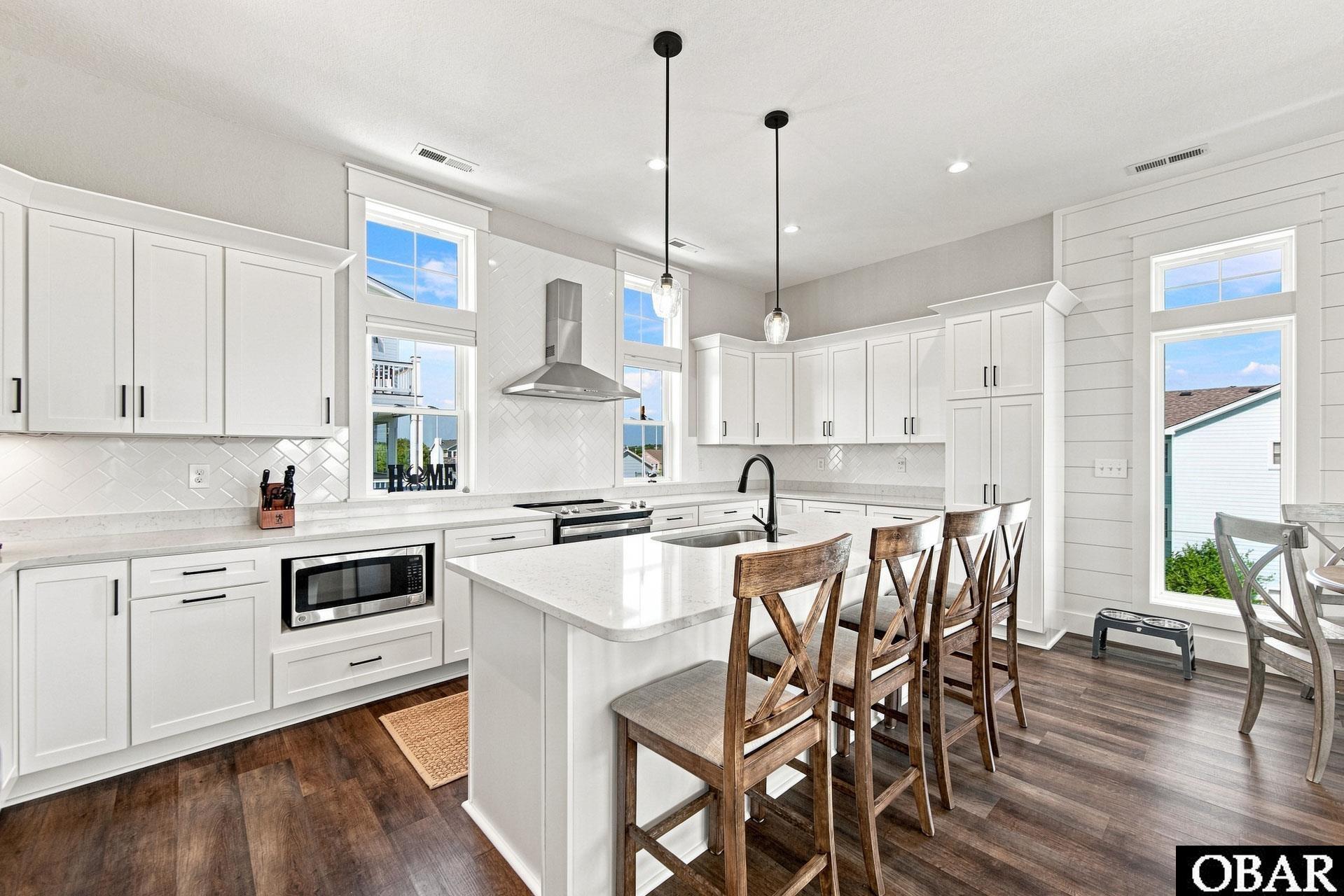902 S Virginia Dare Trail
