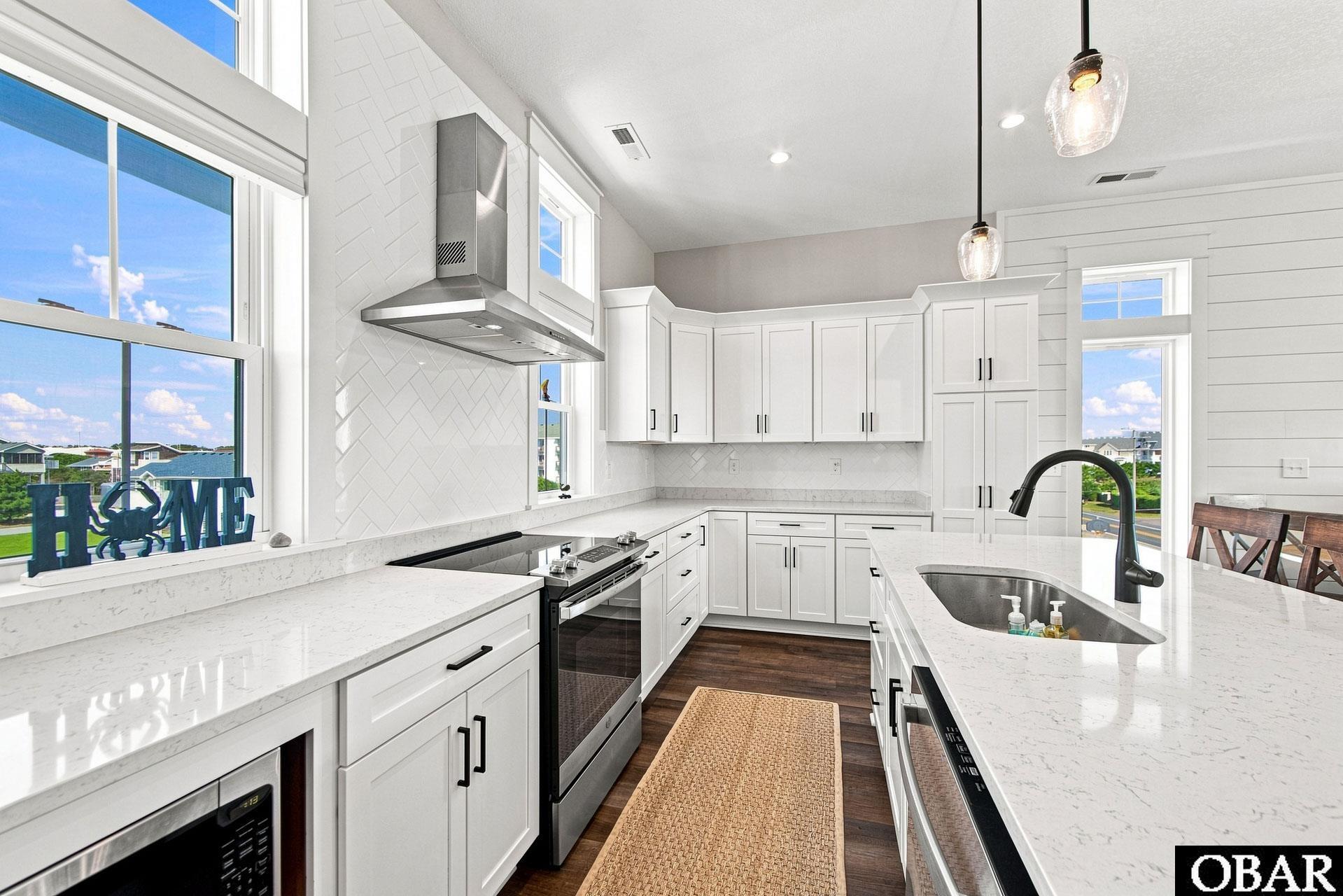902 S Virginia Dare Trail
