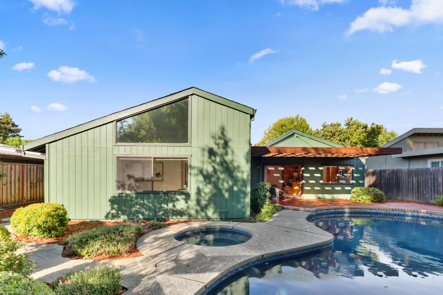 2801 Catalina Drive