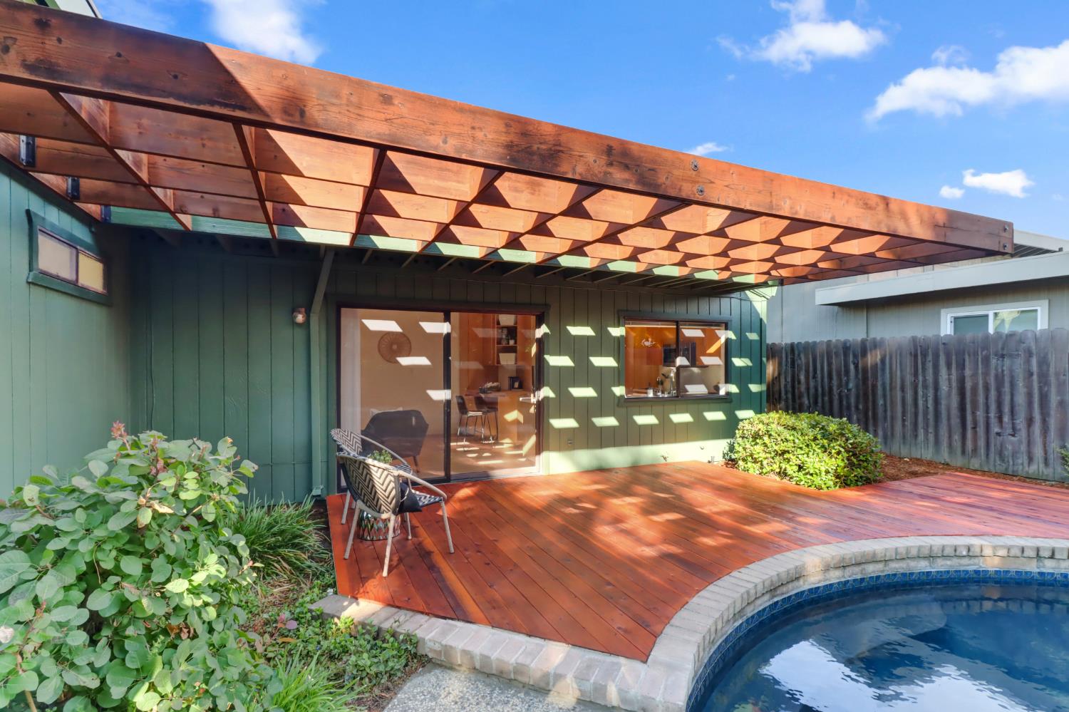 2801 Catalina Drive