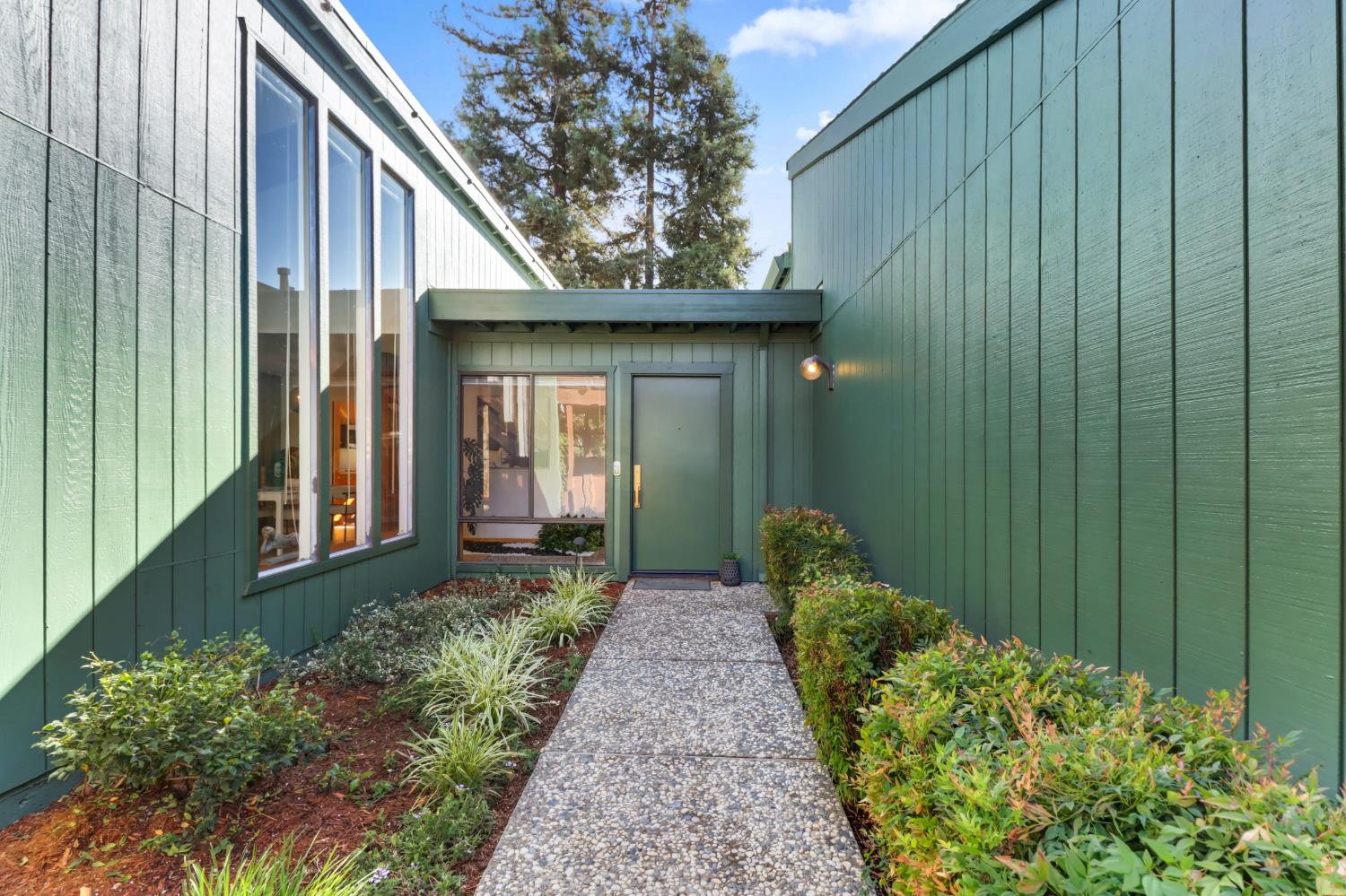 2801 Catalina Drive