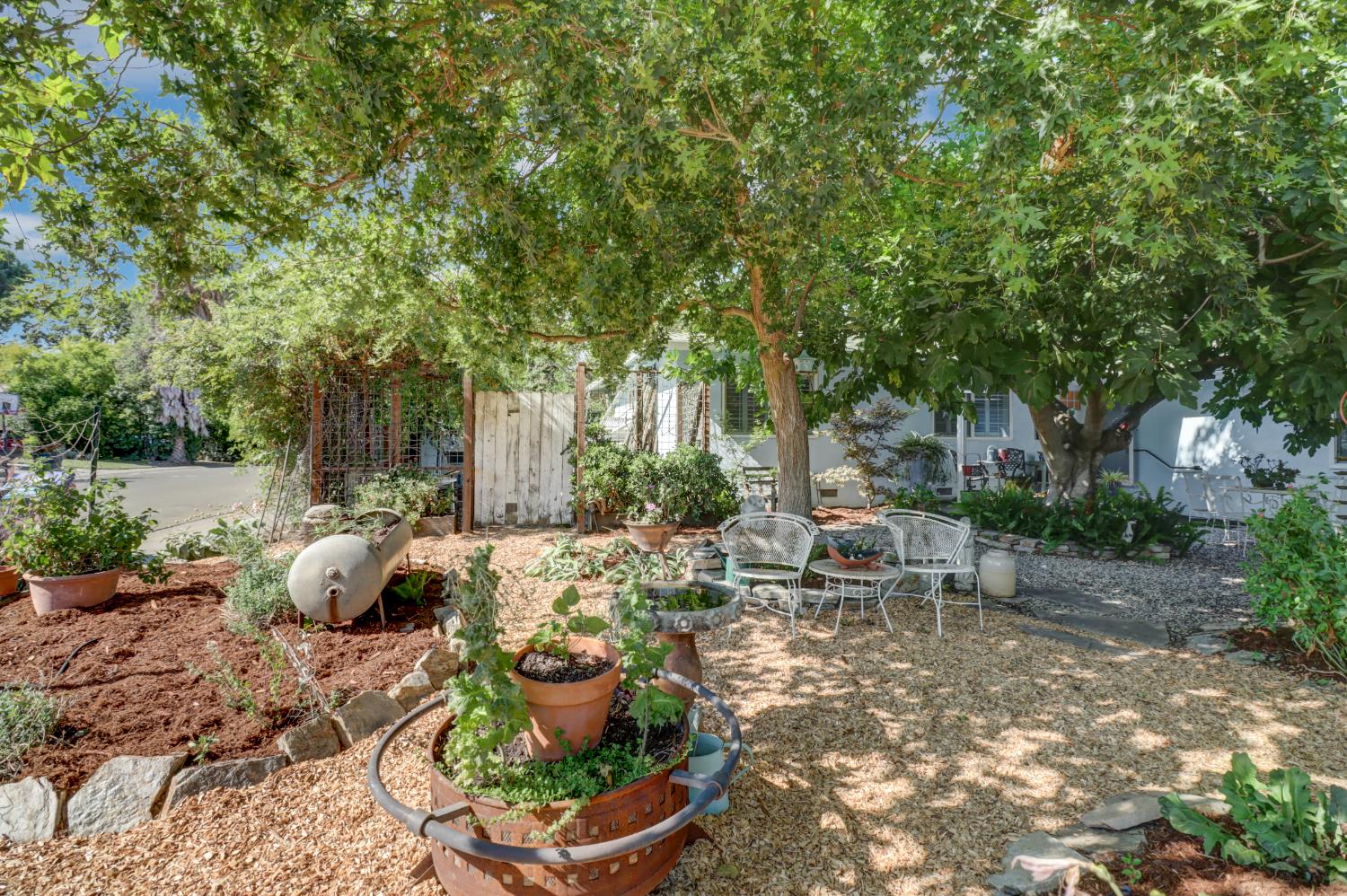 2405 Temple Drive