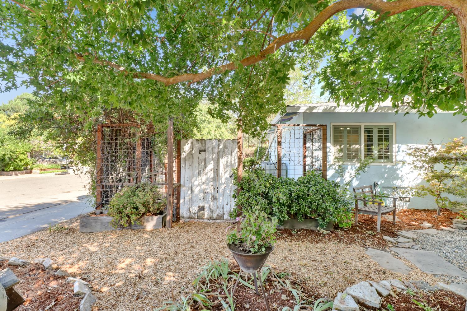 2405 Temple Drive