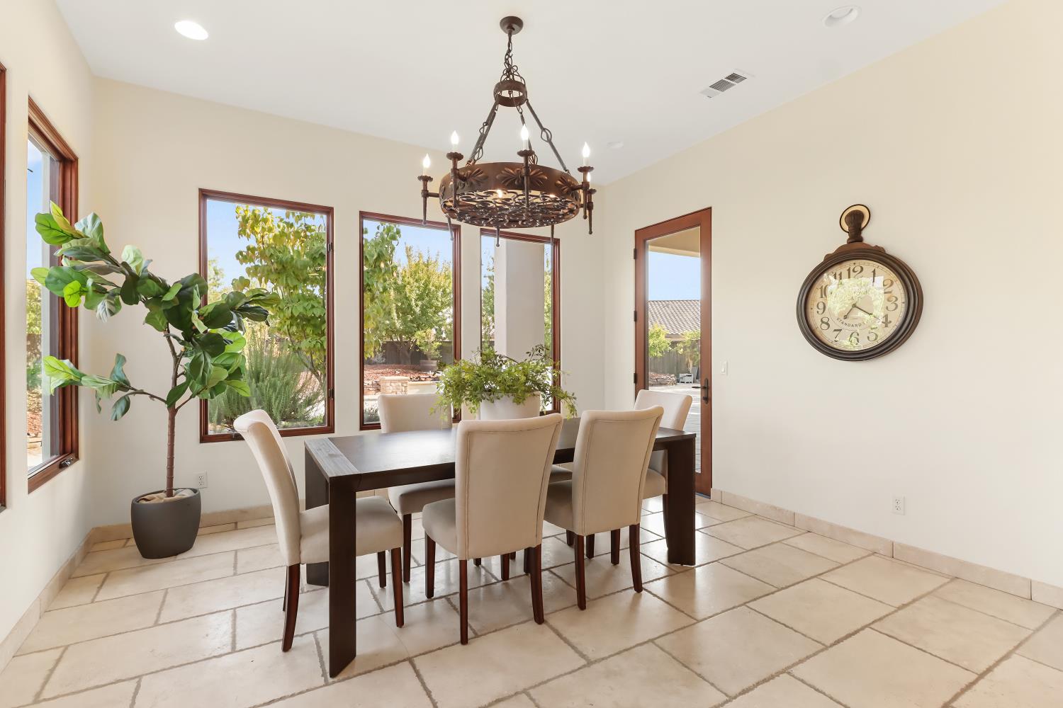 2265 Somerset Circle