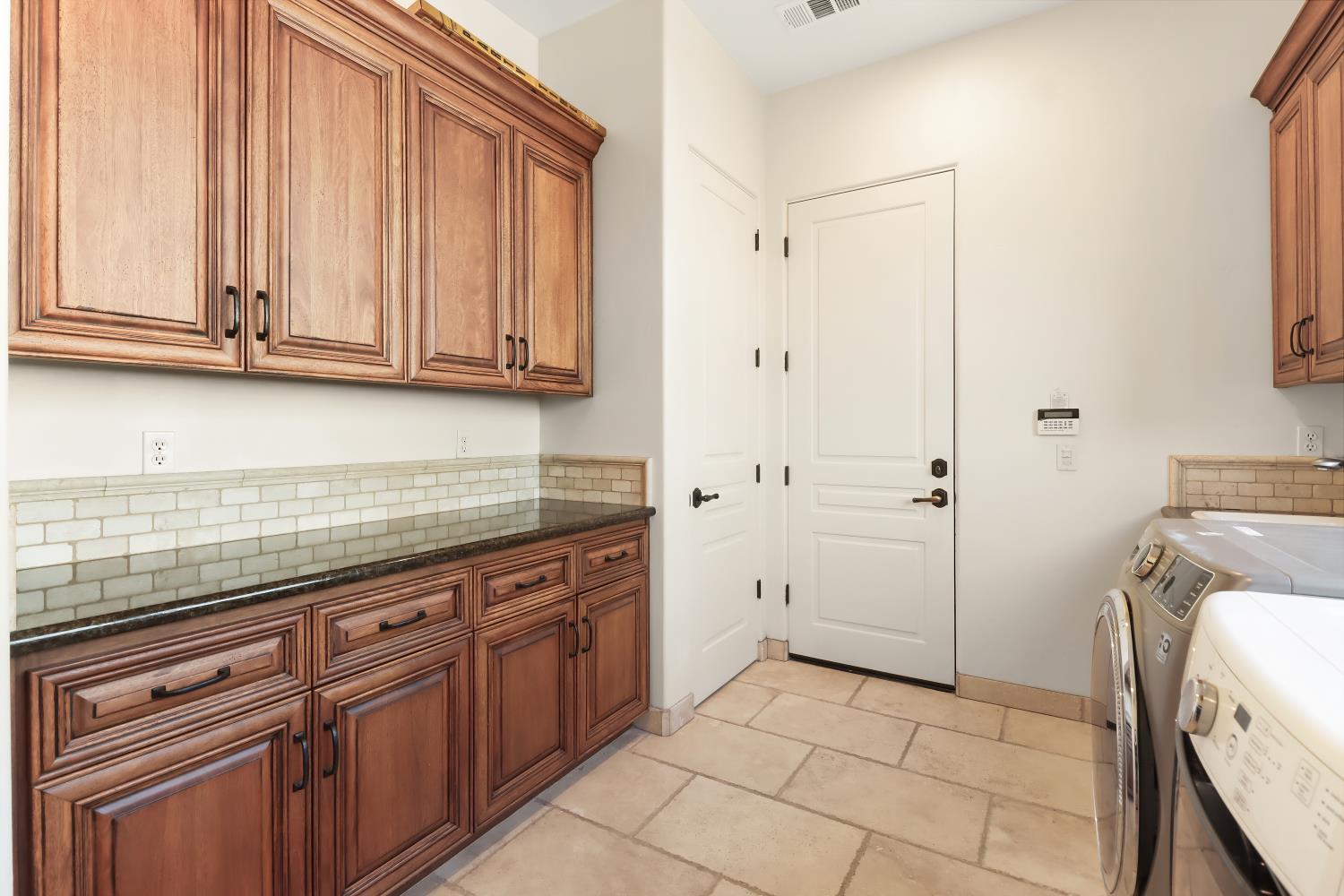 2265 Somerset Circle