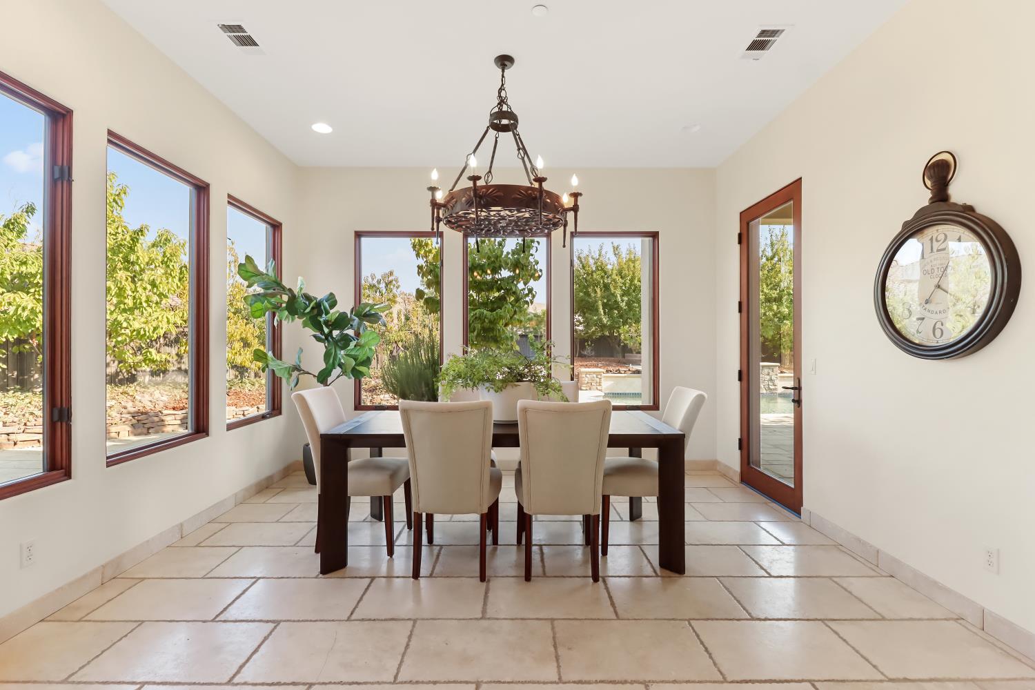 2265 Somerset Circle