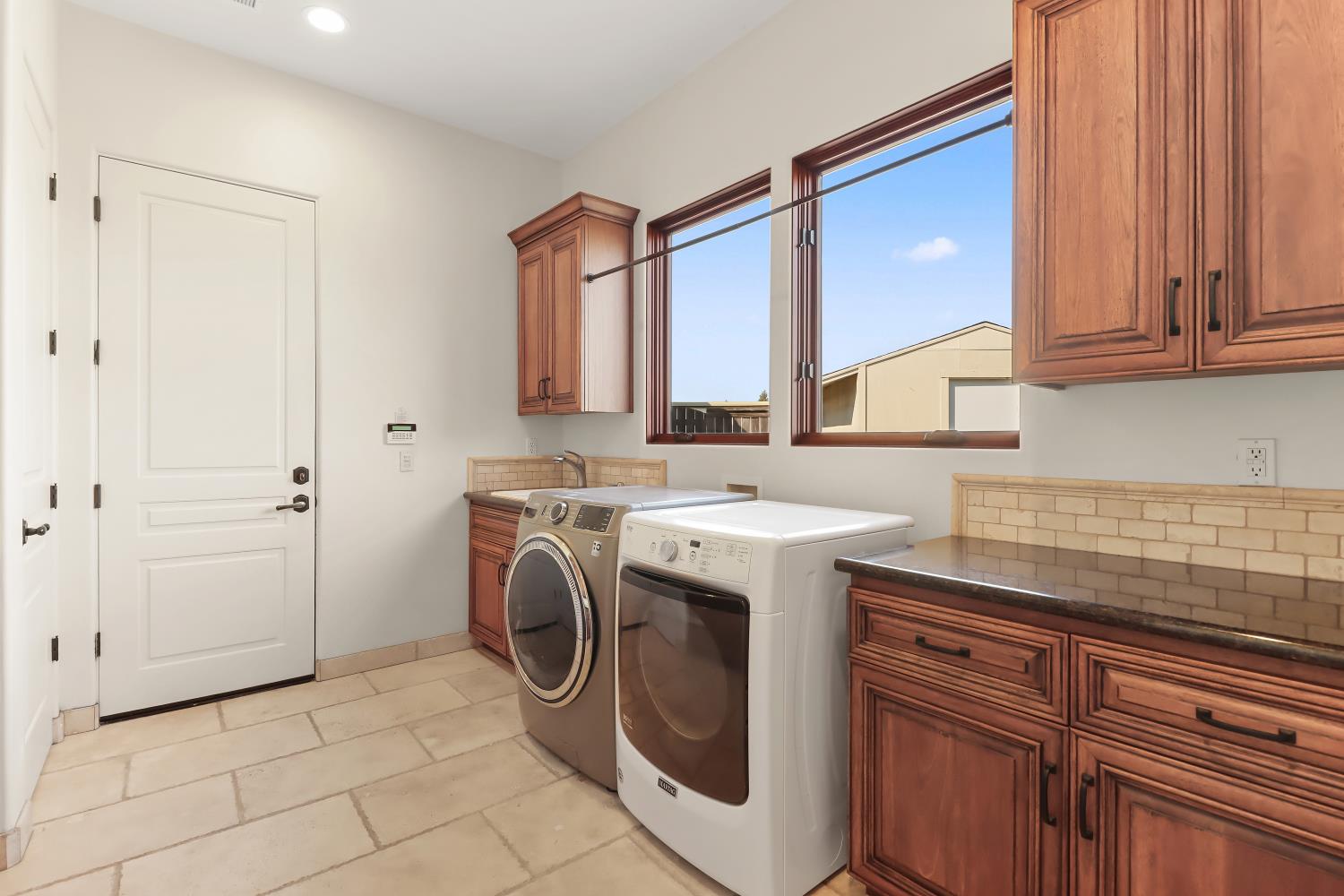 2265 Somerset Circle