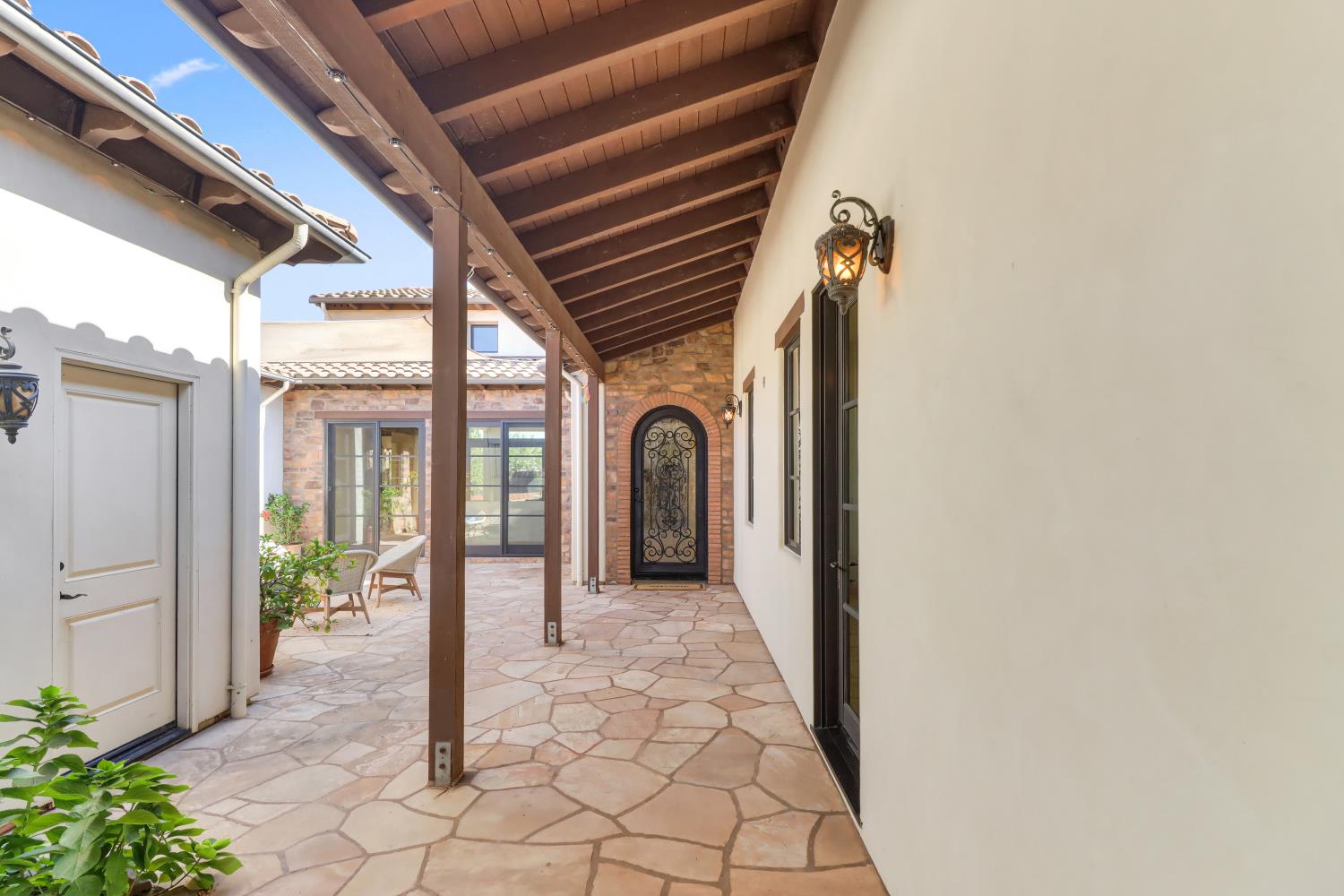 2265 Somerset Circle